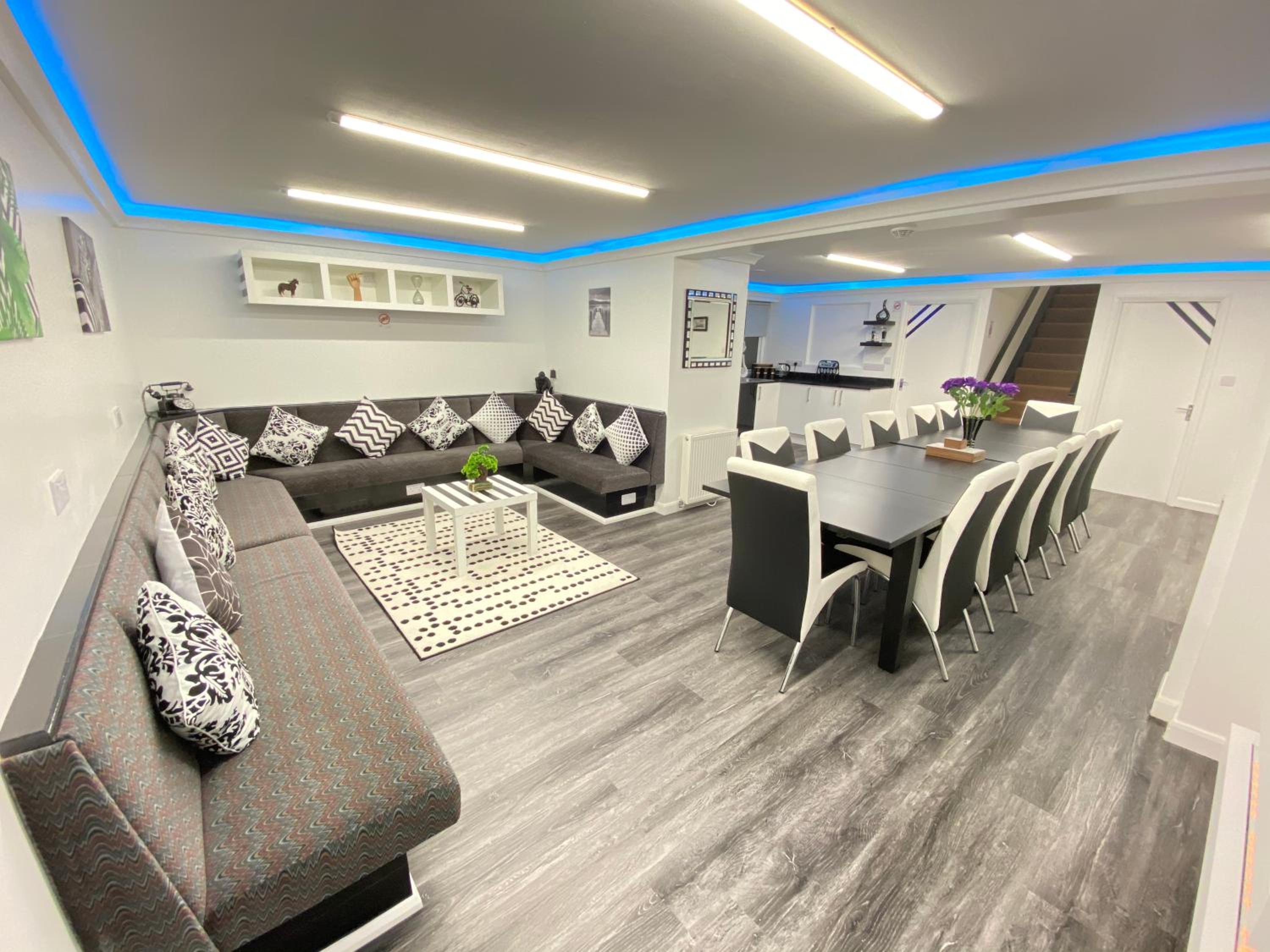 Hotel Four Oaks House