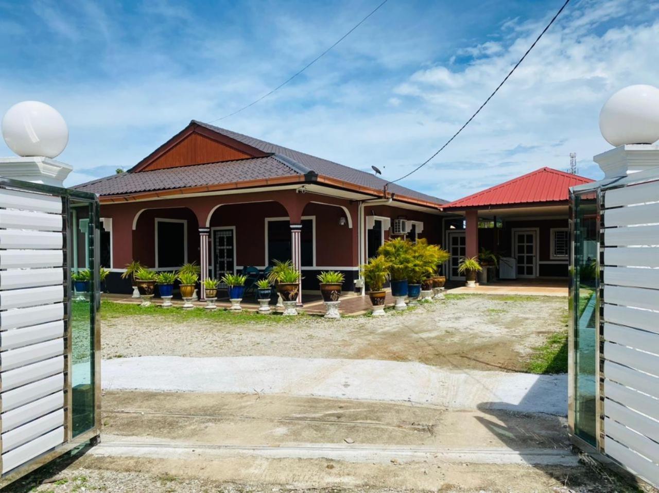 ALOR SENARI HOMESTAY PRIVATE POOL photo 1