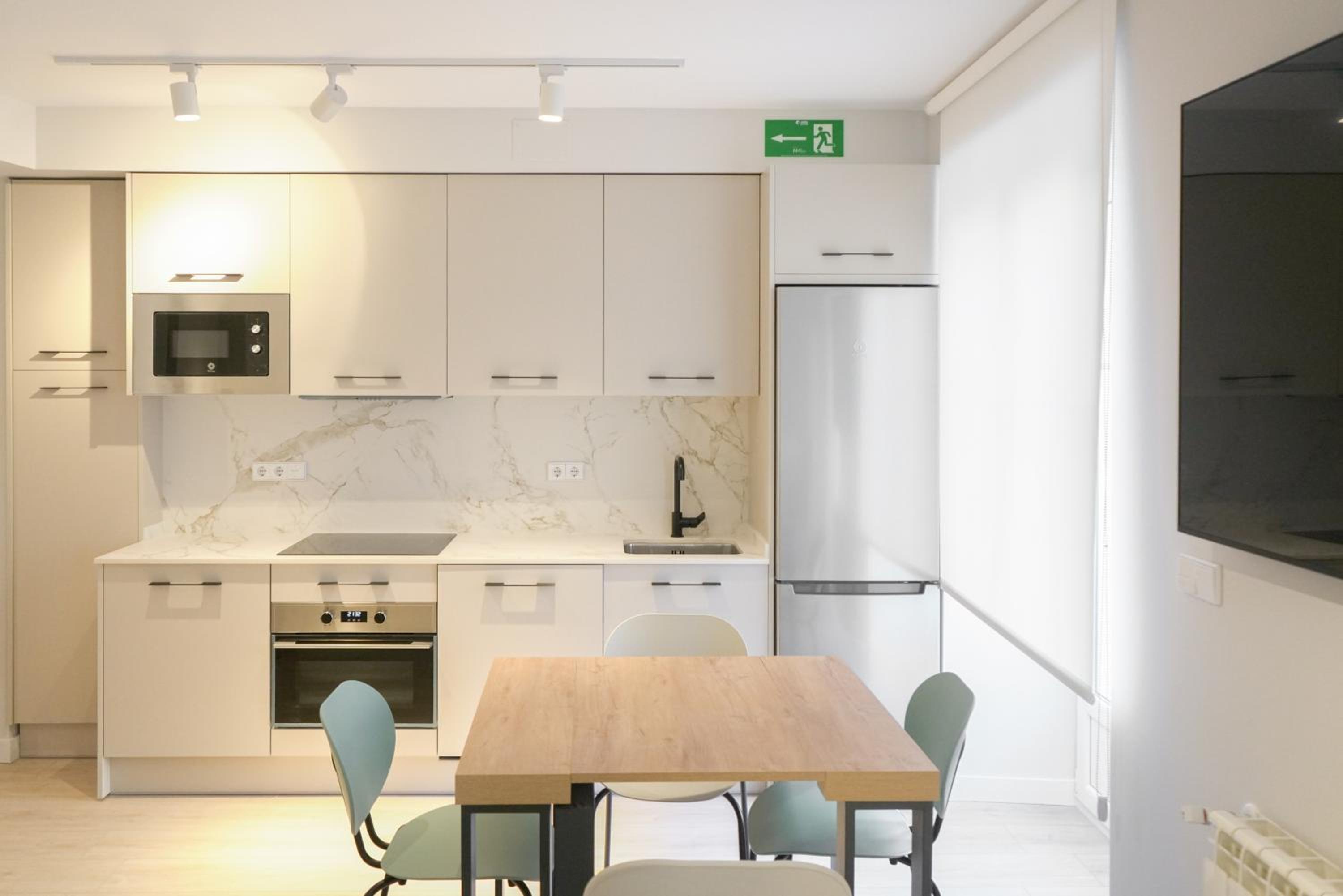 APARTAMENTOS LA FLORA BURGOS todos con aire acondicionado y ascensor