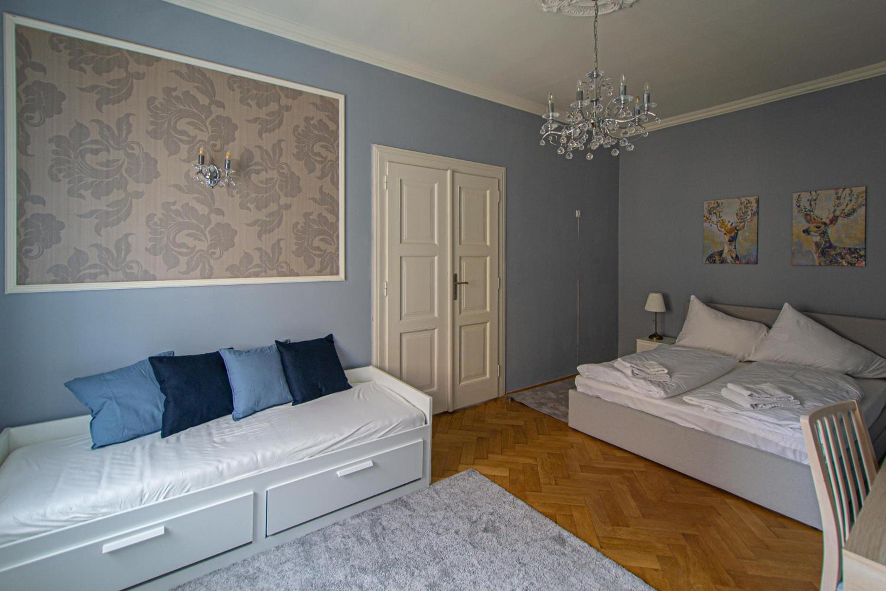 Luxury Central 150m2 Apartment on Wencelas Square with Private Garage