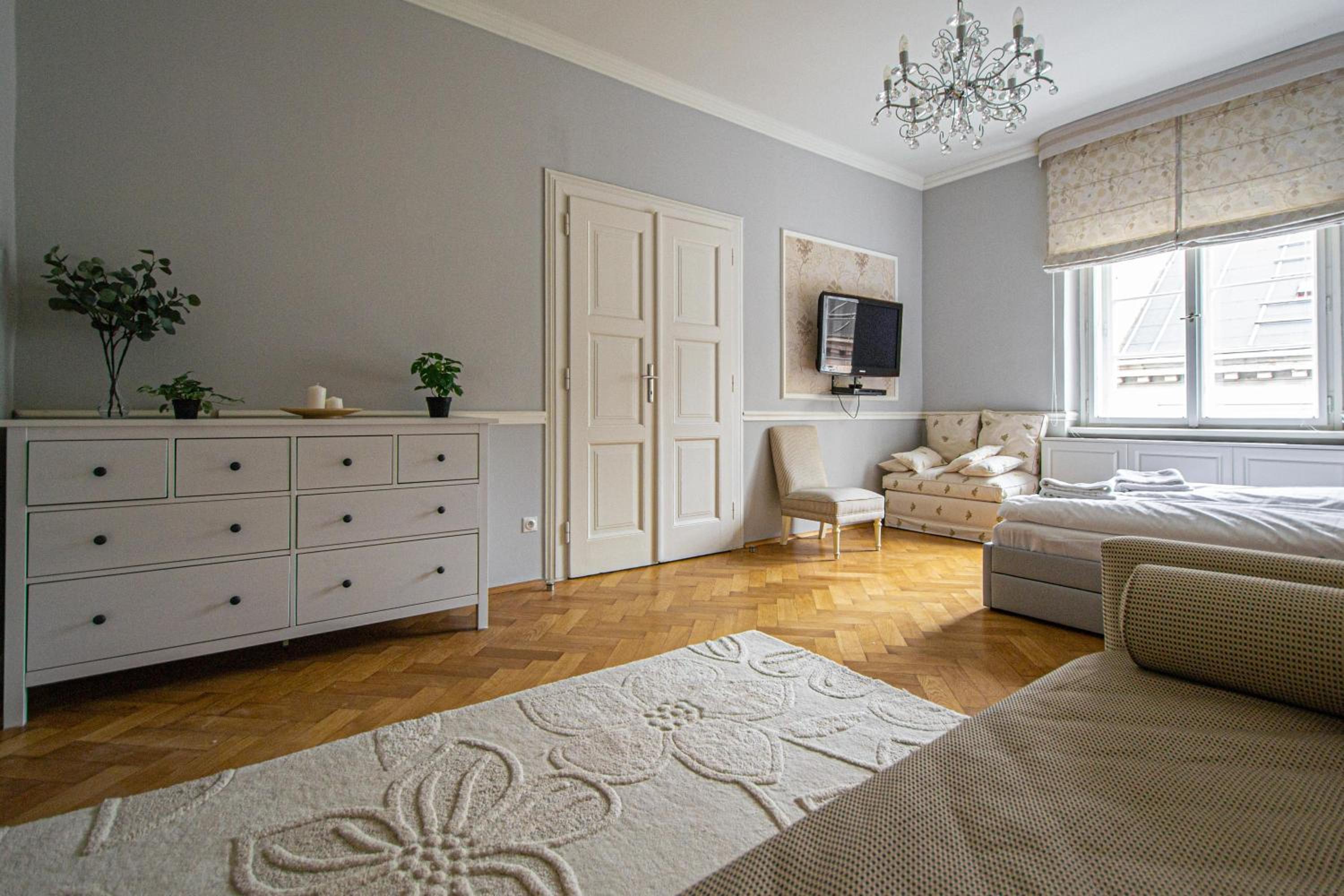 Luxury Central 150m2 Apartment on Wencelas Square with Private Garage