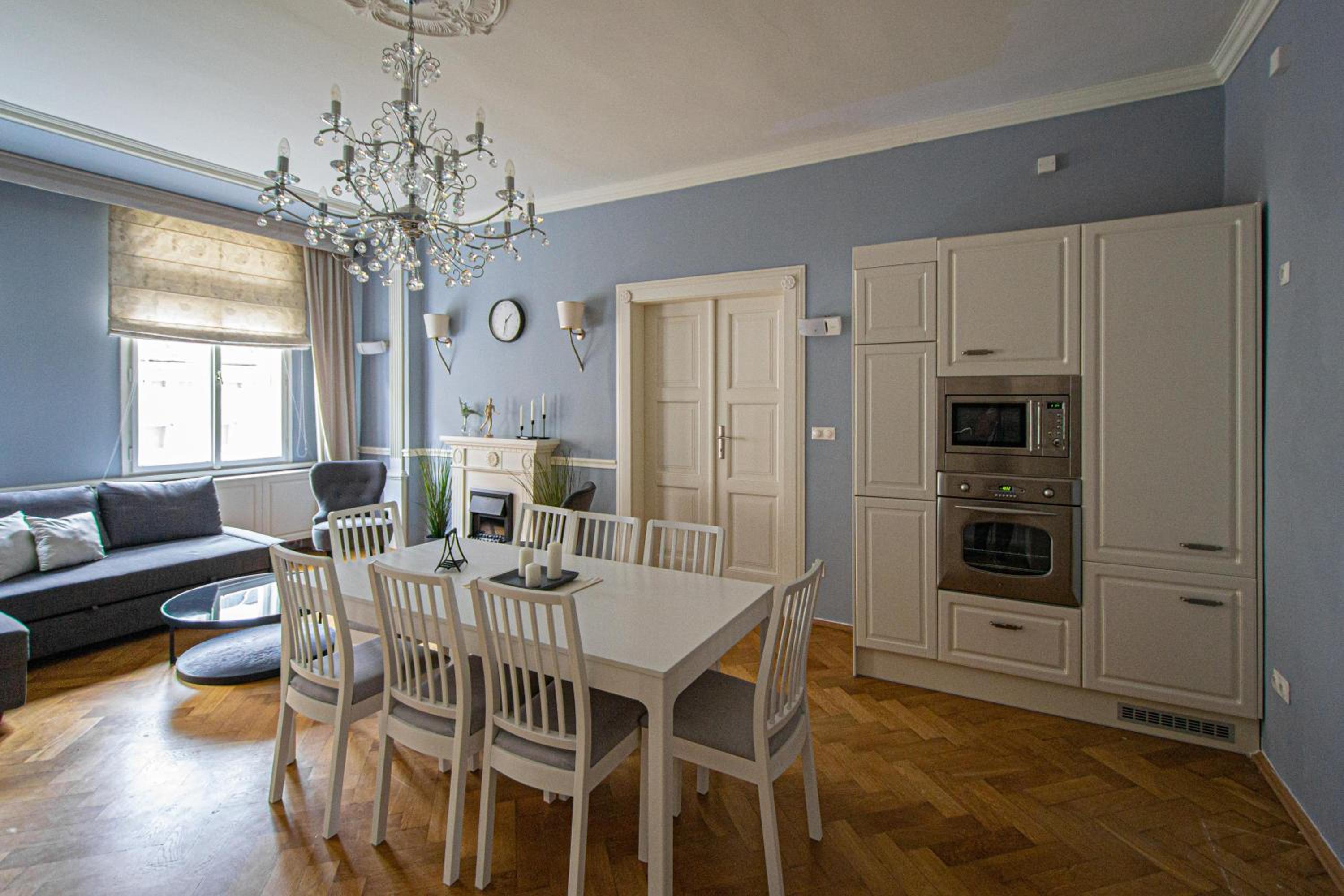 Luxury Central 150m2 Apartment on Wencelas Square with Private Garage