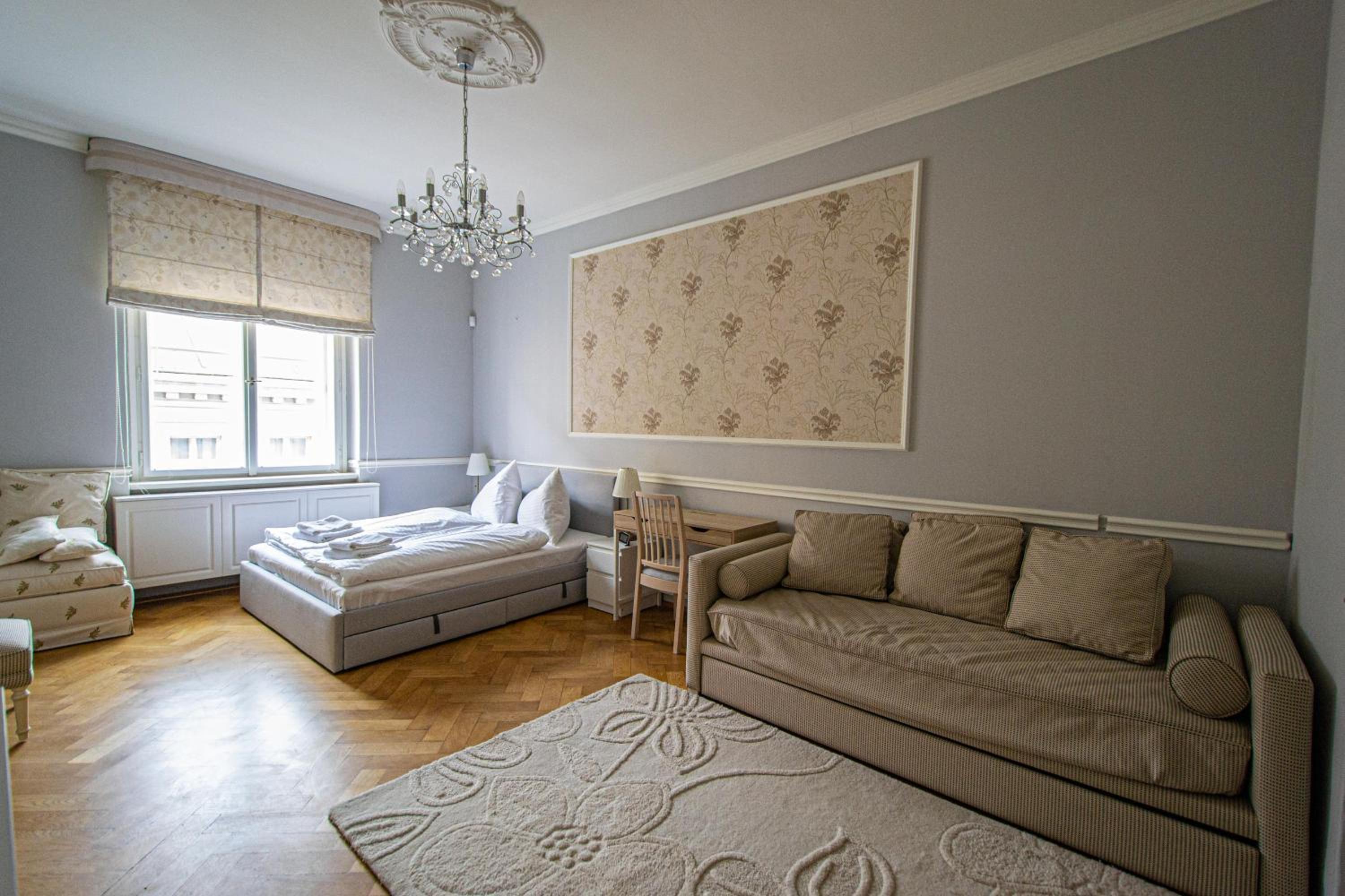 Luxury Central 150m2 Apartment on Wencelas Square with Private Garage