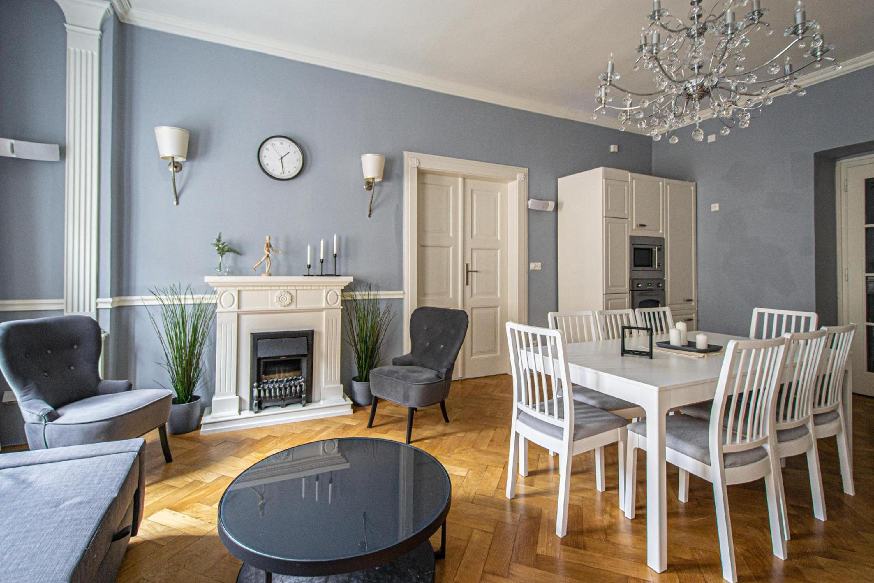Luxury Central 150m2 Apartment on Wencelas Square with Private Garage