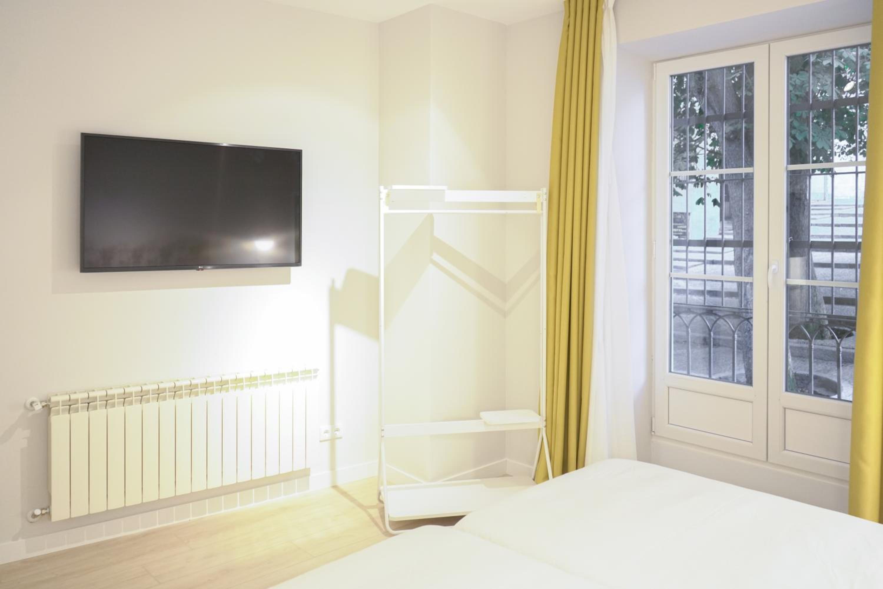 APARTAMENTOS LA FLORA BURGOS todos con aire acondicionado y ascensor