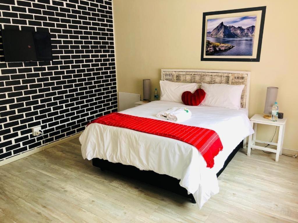 FM GUEST LODGE Comfort, Tranquility & Peace of Mind