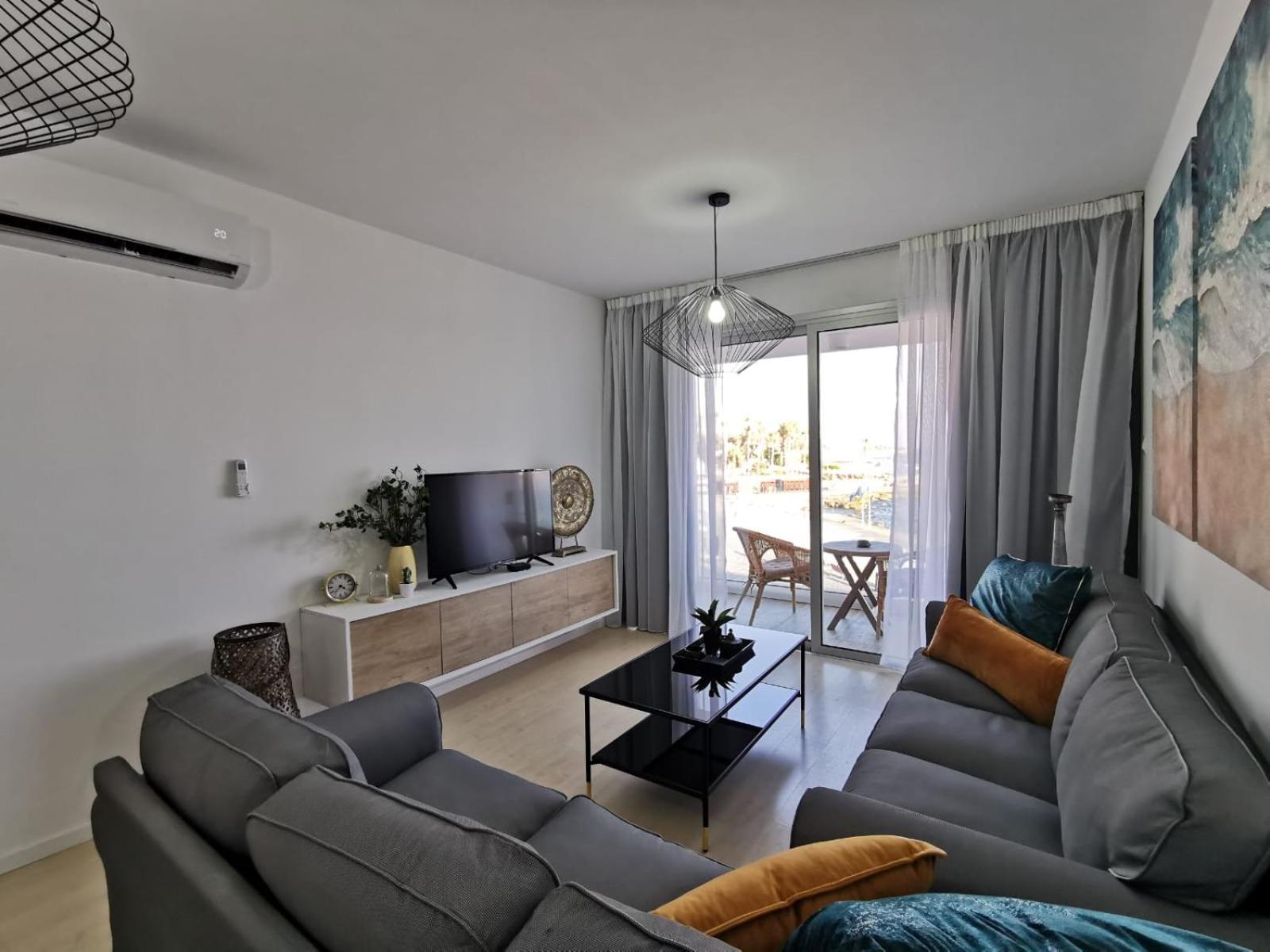 COSea Living: Seaside Two Bedroom Flat in Harbour 106 view 2