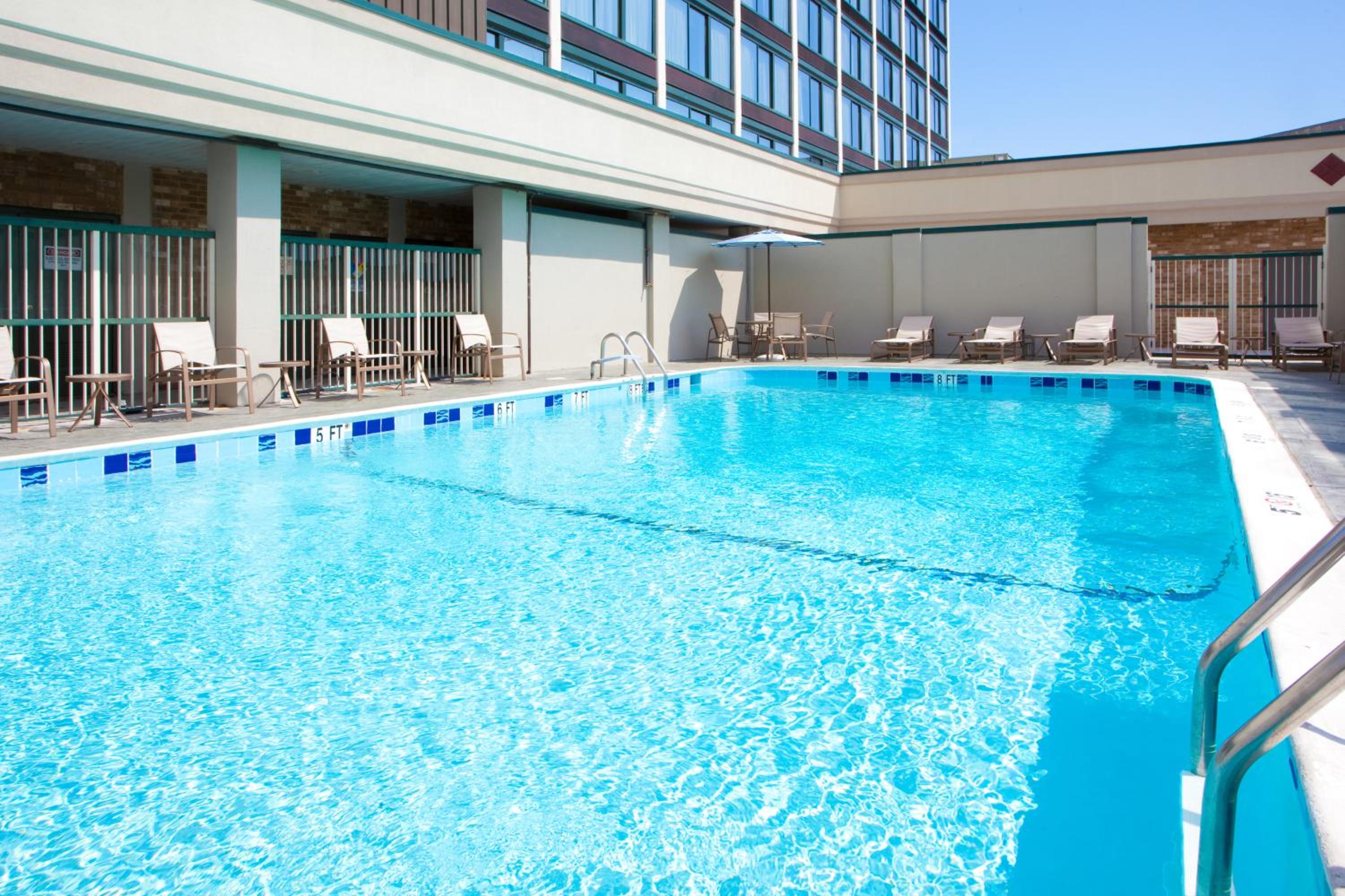 Springfield Vacations - Holiday Inn Express Washington DC SW - Springfield, an IHG Hotel - Property Image 7