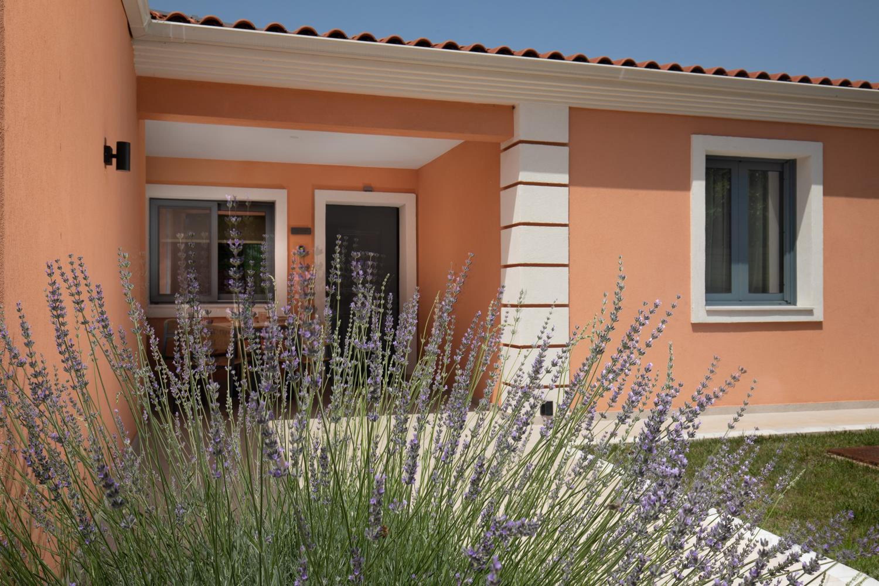 Hotel Perithia Suites - Image 1