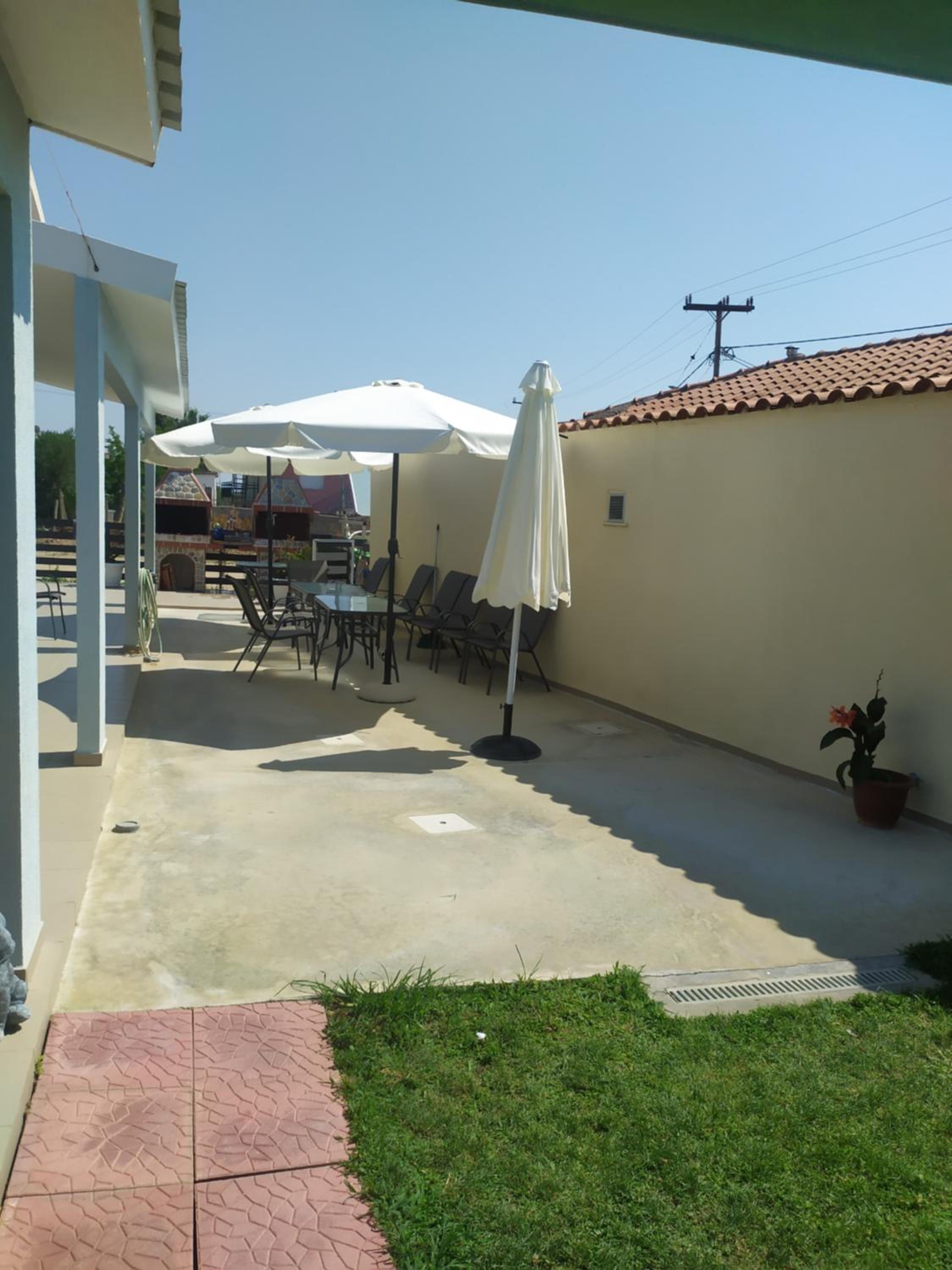 EFI APARTMENTS