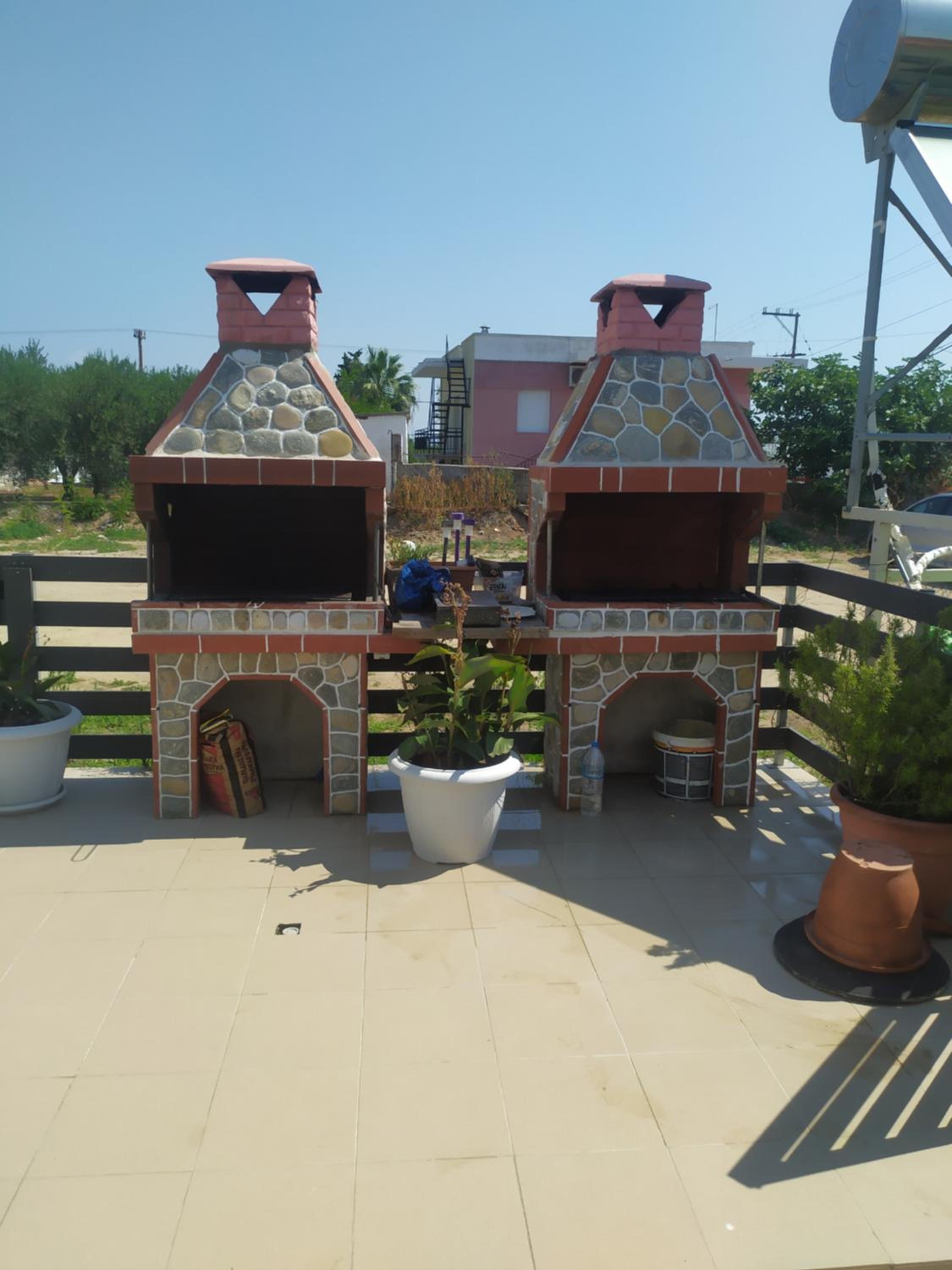 EFI APARTMENTS