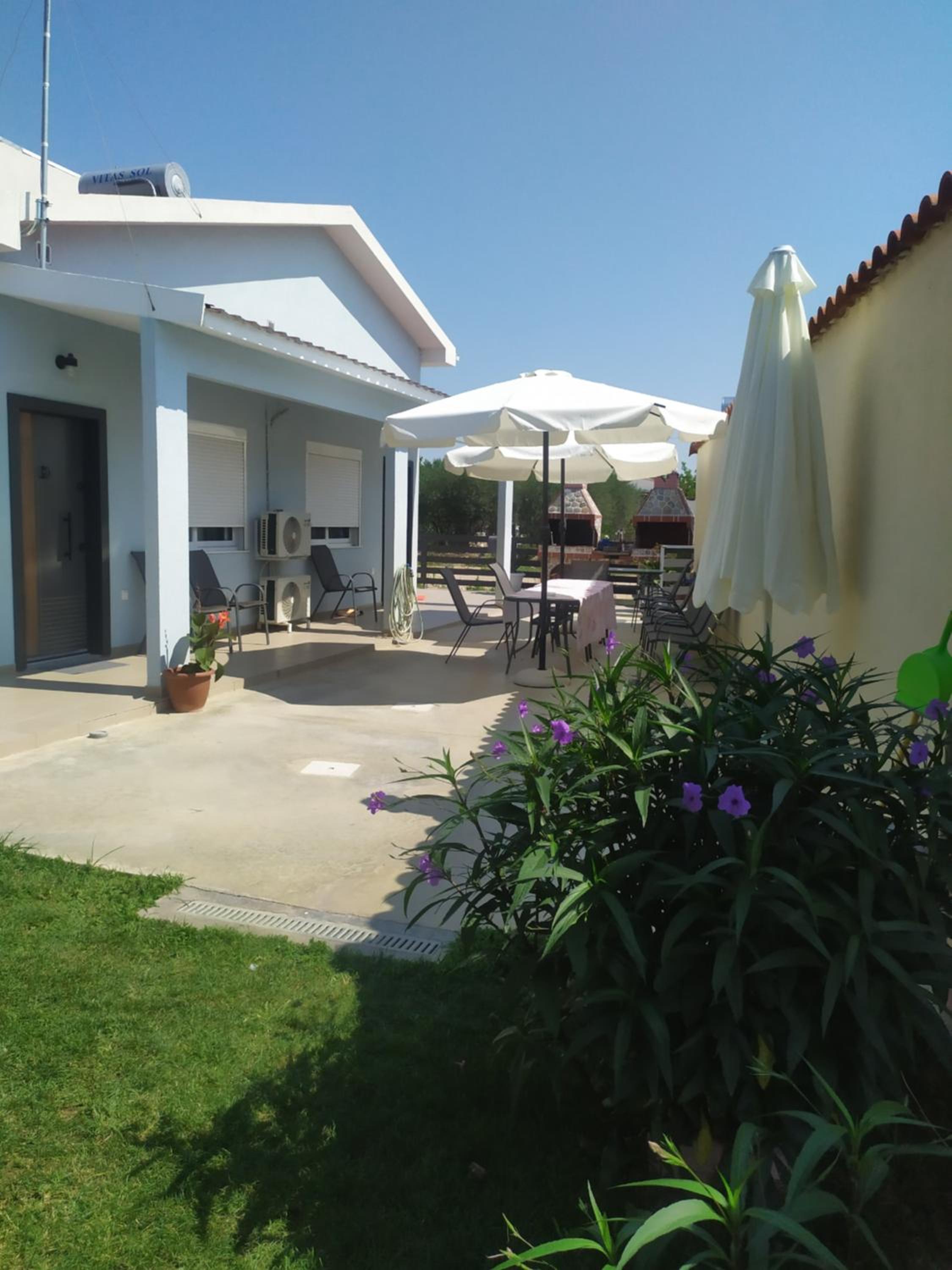 EFI APARTMENTS