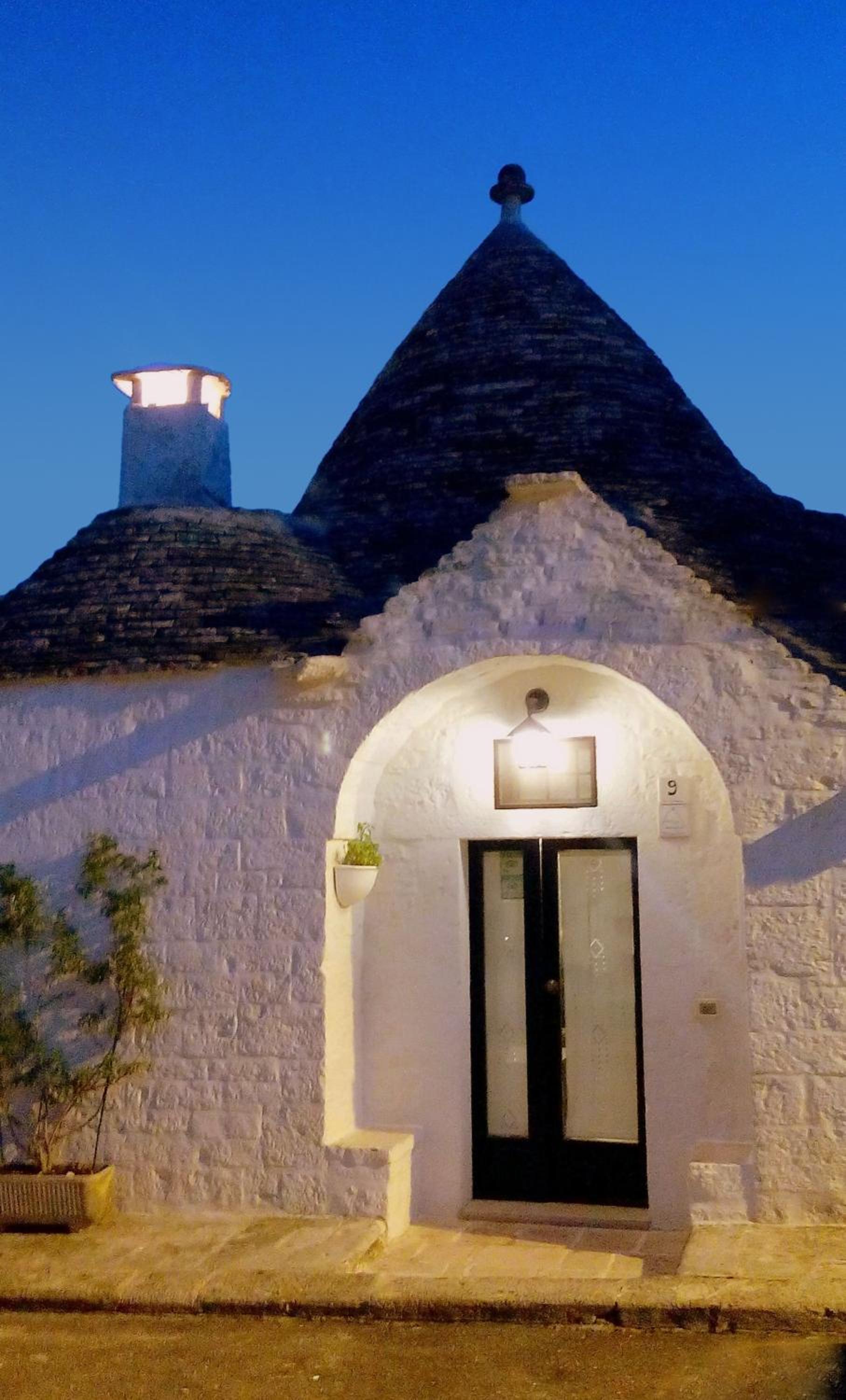 Hotel Miratrulli Apartment & Trullo dell'Aia - Image 1