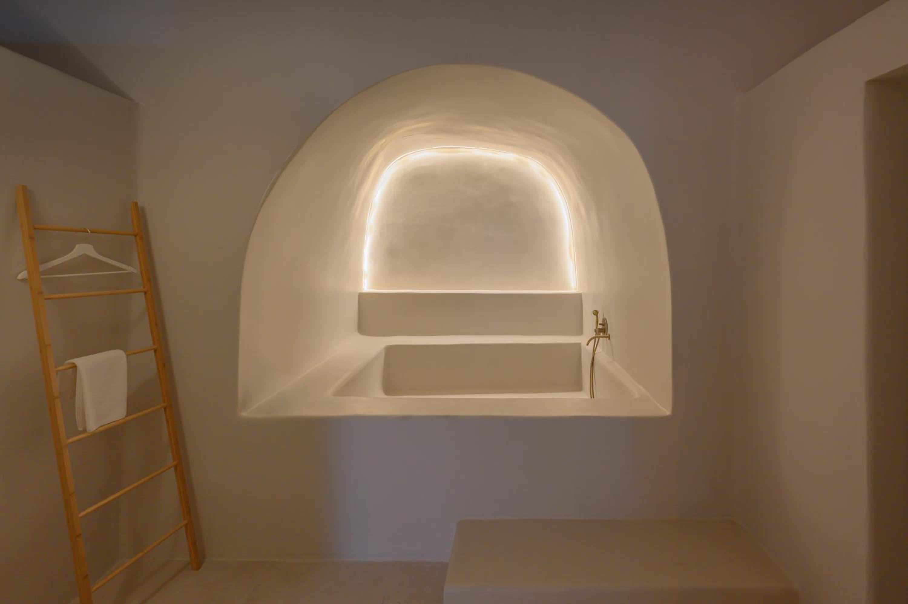 Elements Cave Suites