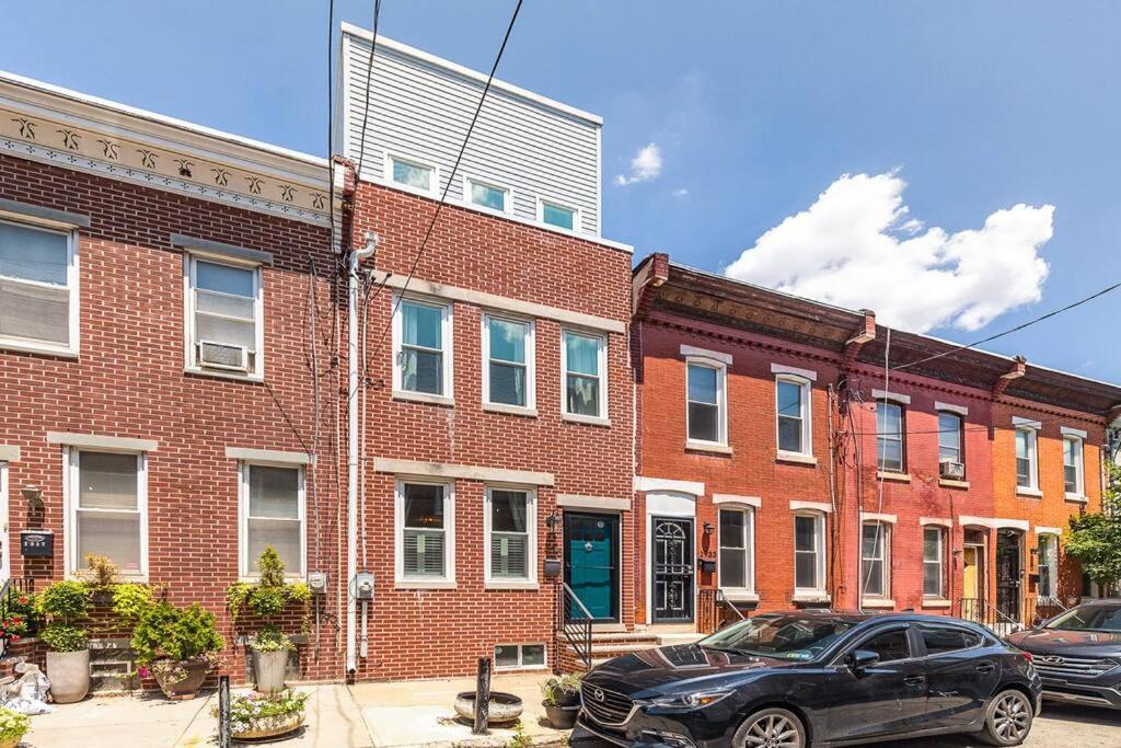 Trendy Fairmount Gem-5 star Location, Roof Deck, PARKING, GR8 for FAMILIES view 5