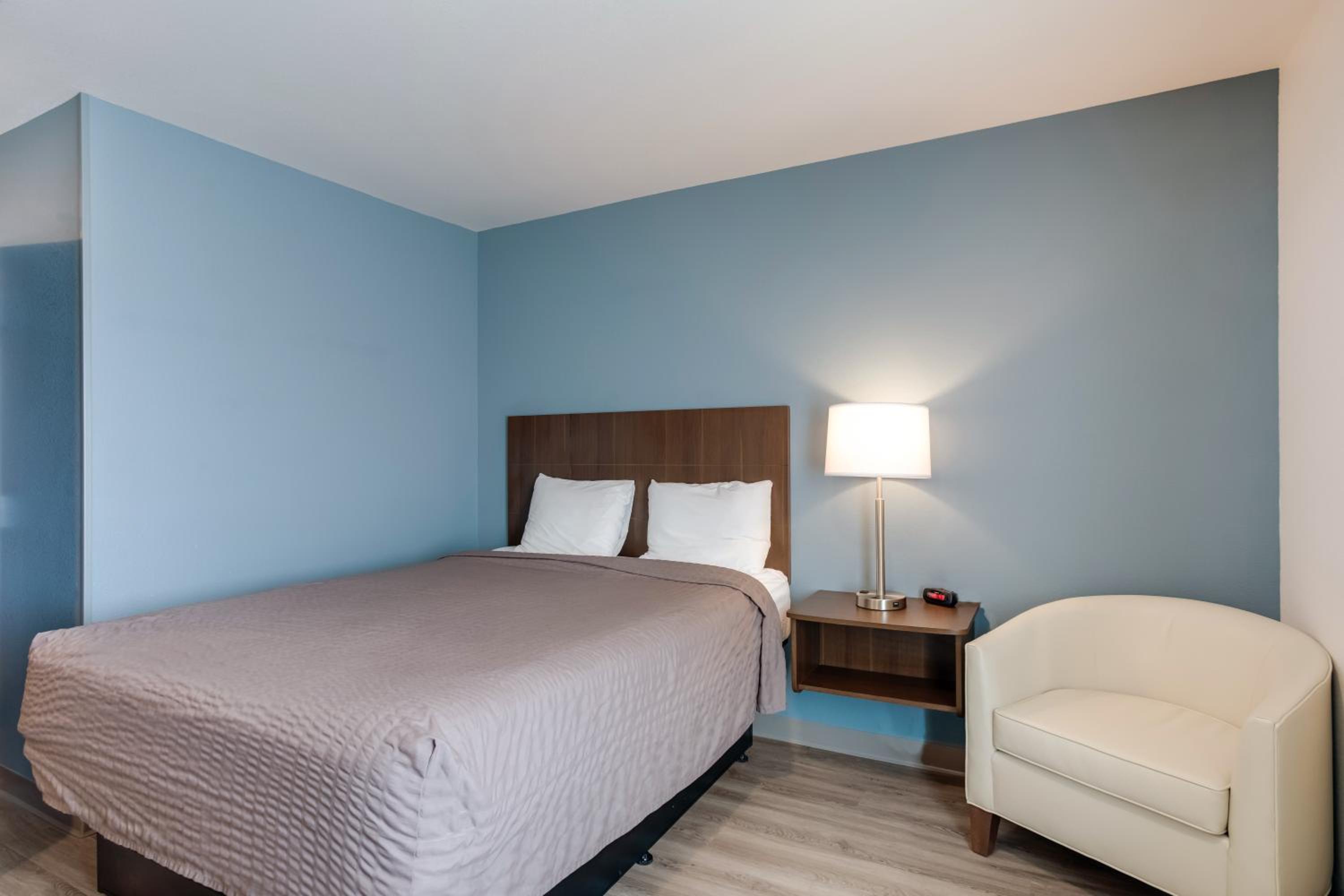 Smyrna Vacations - WoodSpring Suites Smyrna-La Vergne - Property Image 3