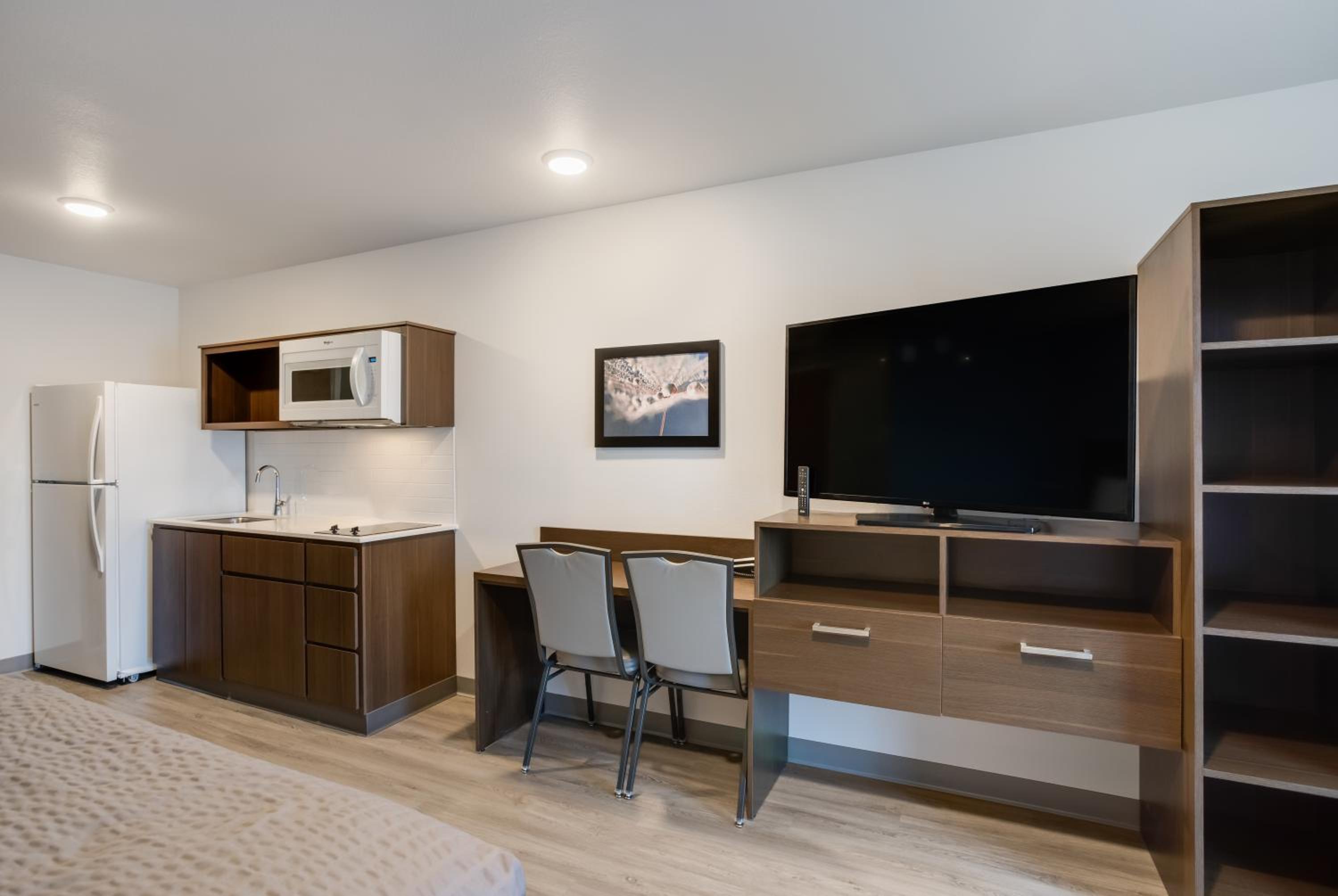 Smyrna Vacations - WoodSpring Suites Smyrna-La Vergne - Property Image 2