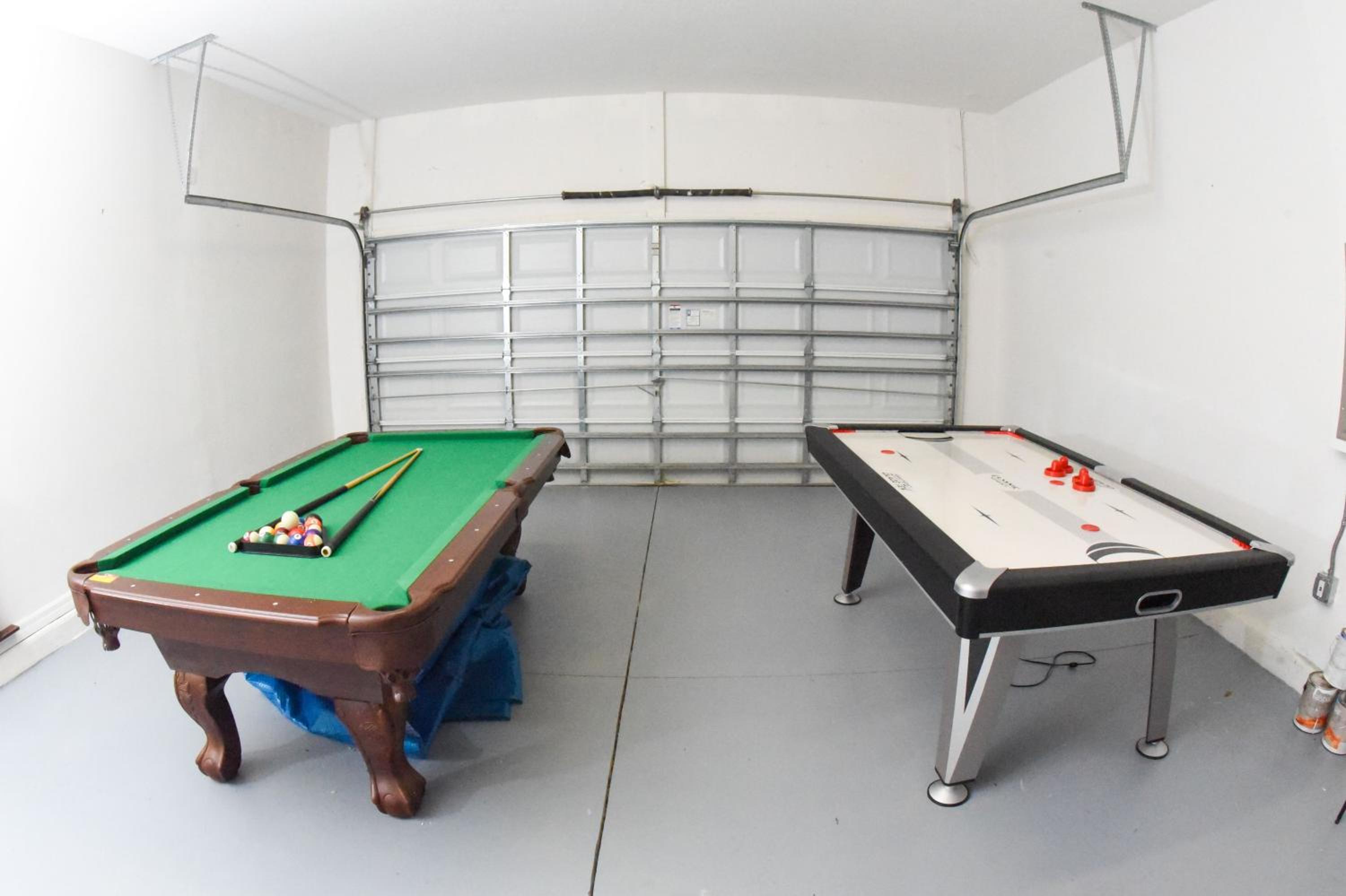 Tuscan Hills 4 Bedroom Pool Home w Game Room
