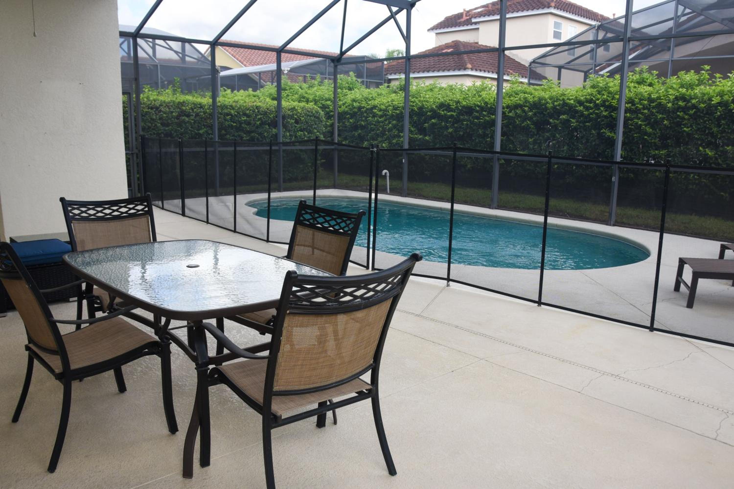 Tuscan Hills 4 Bedroom Pool Home w Game Room