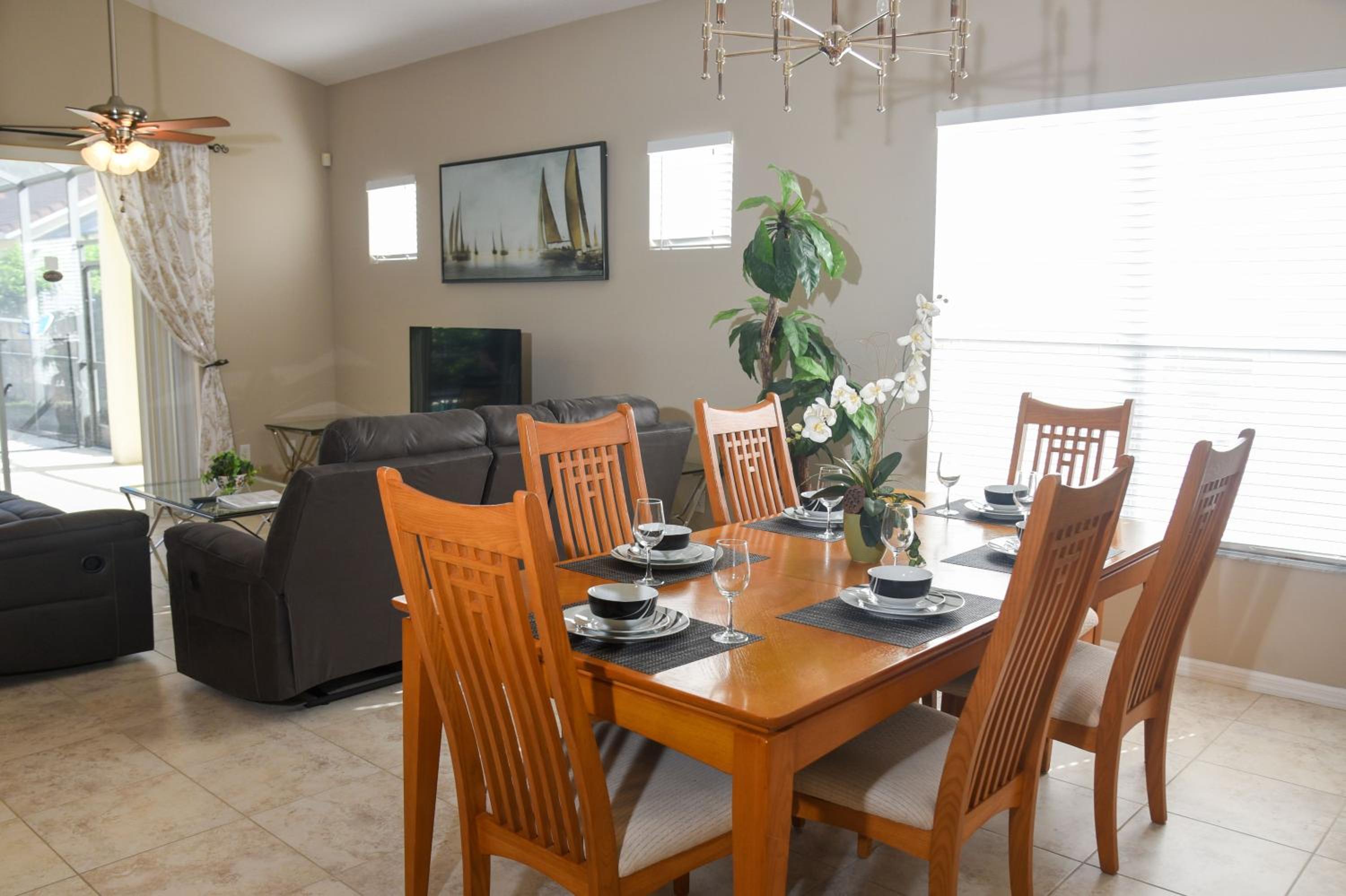 Tuscan Hills 4 Bedroom Pool Home w Game Room
