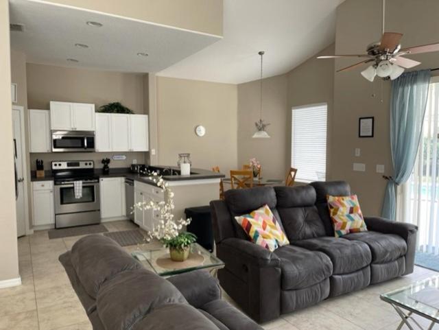Tuscan Hills 4 Bedroom Pool Home w Game Room