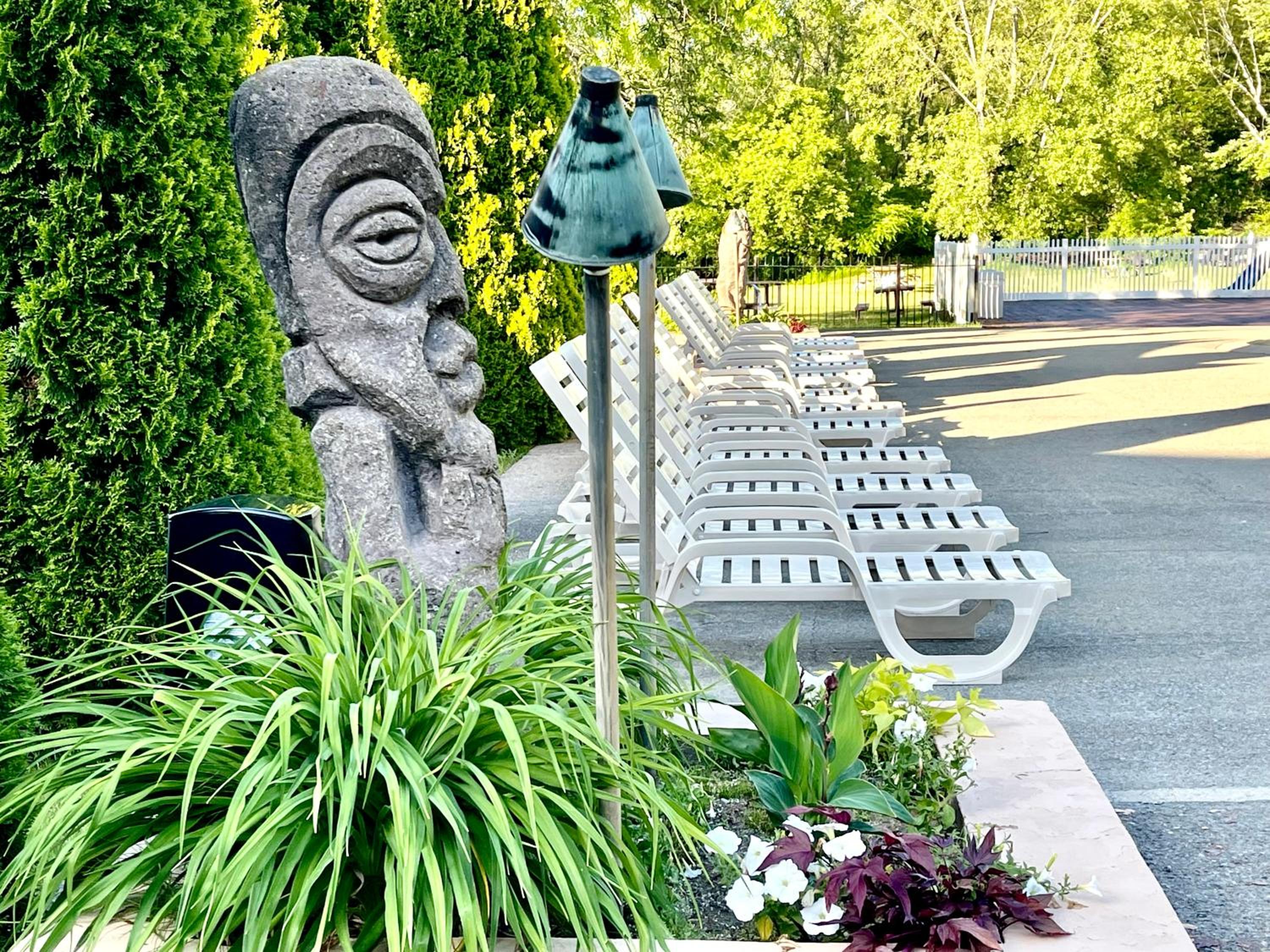 Tiki Resort - Lake George