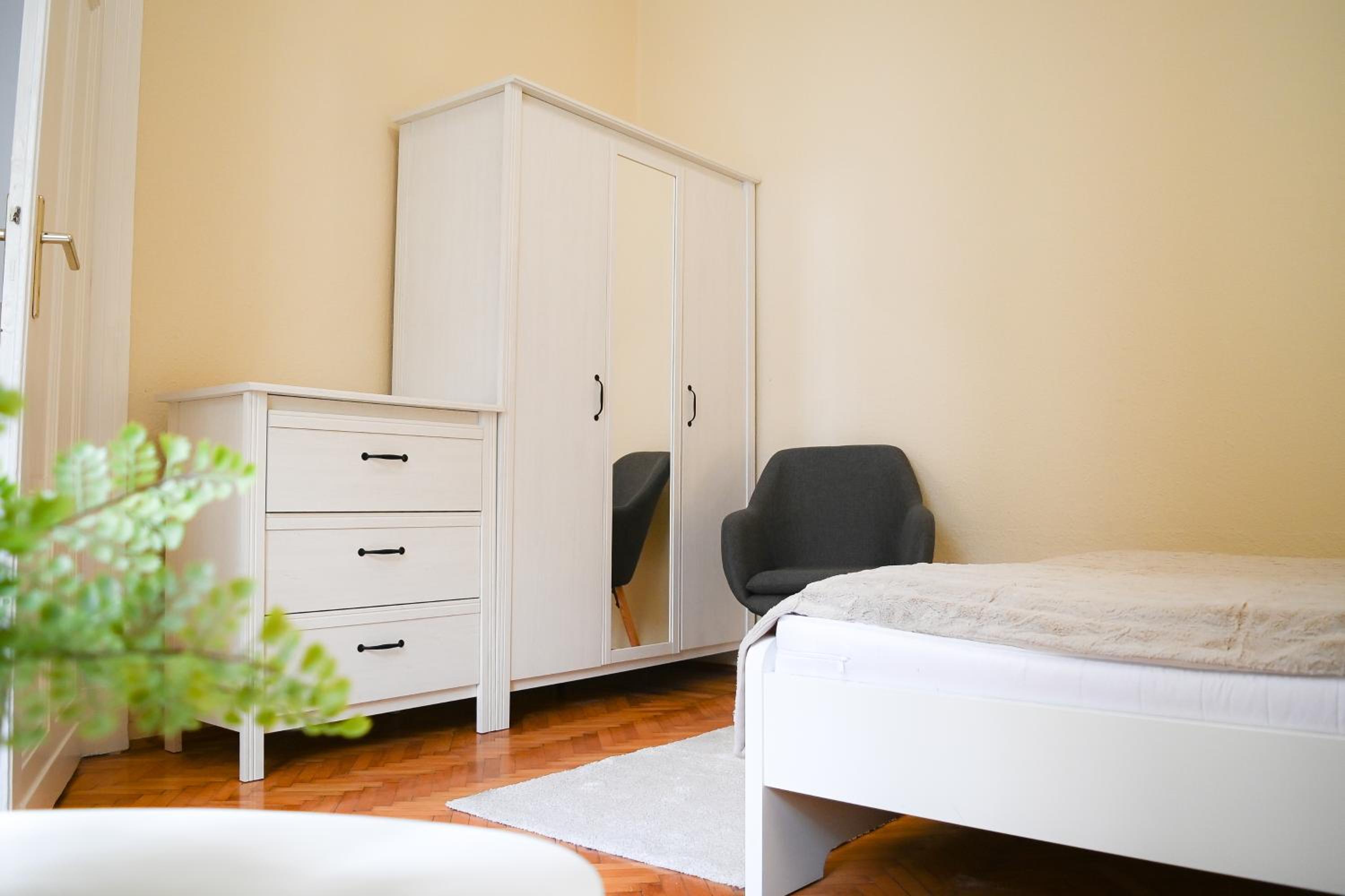 Your home in Budapest: cozy, central & silent view 5