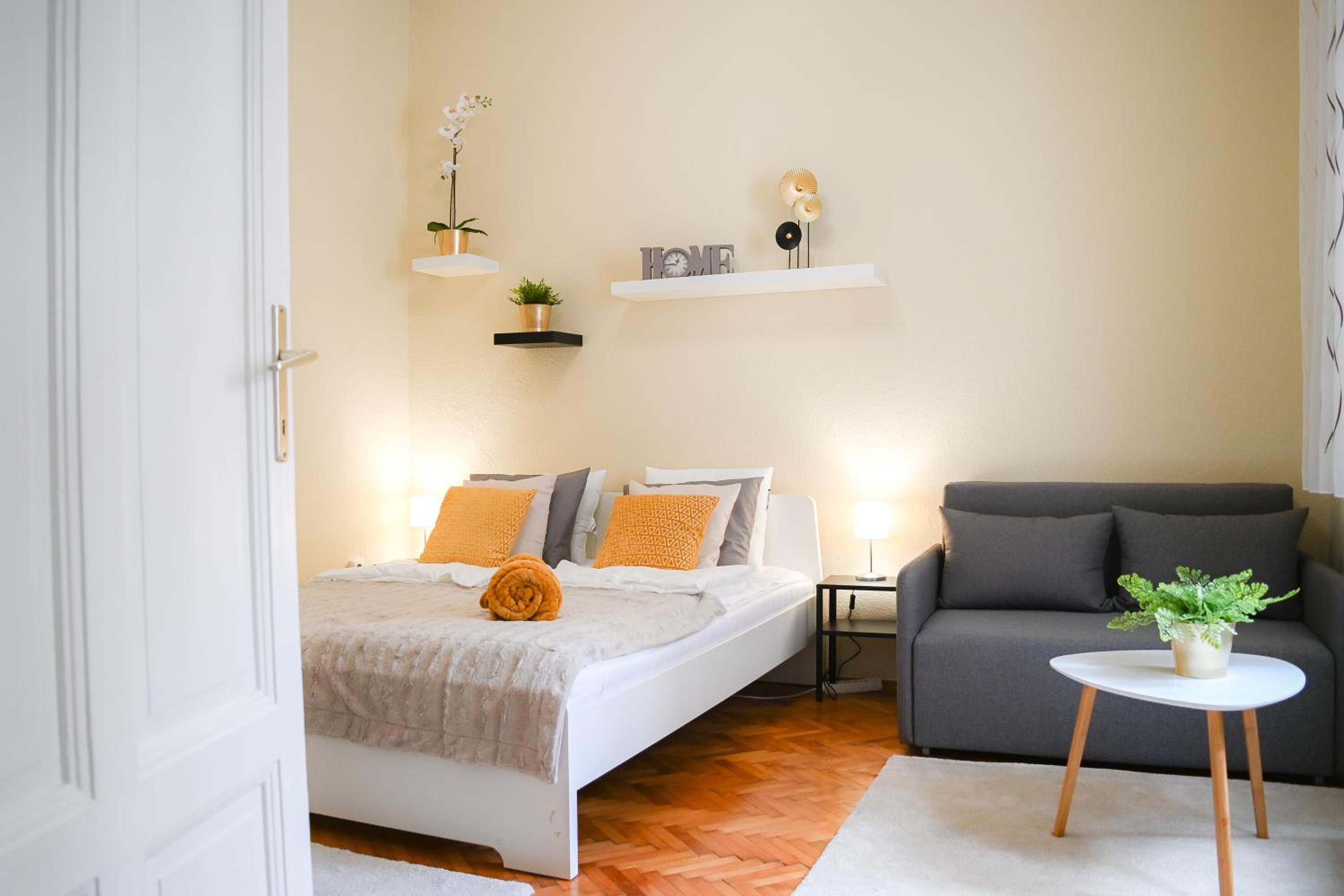 Your home in Budapest: cozy, central & silent view 2