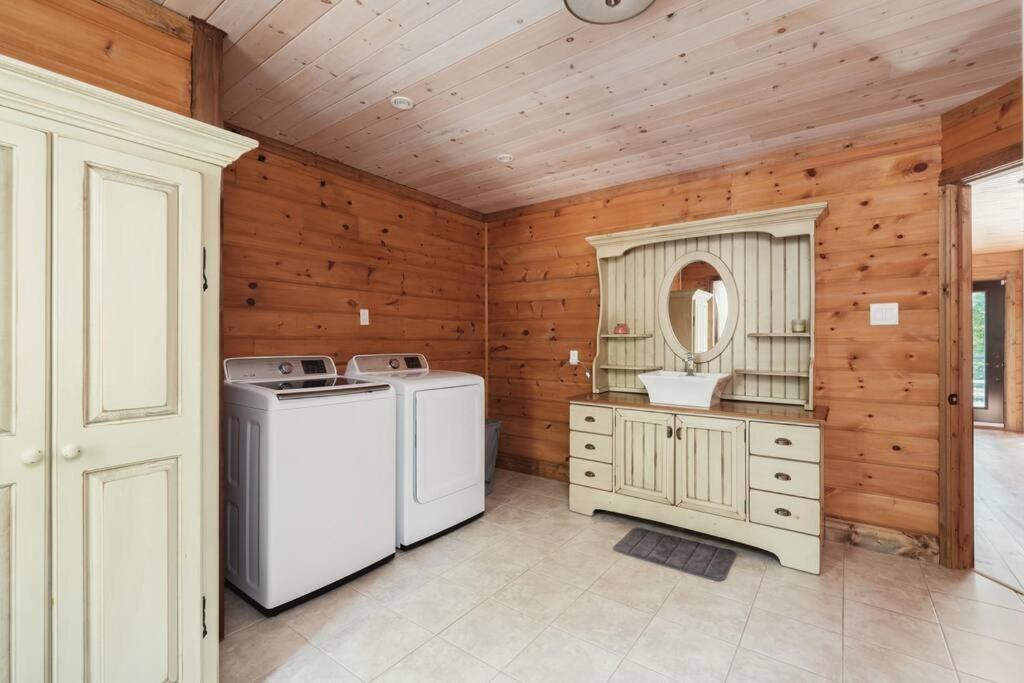 Chalet Bonheur -Rustique- Pet friendly view 5