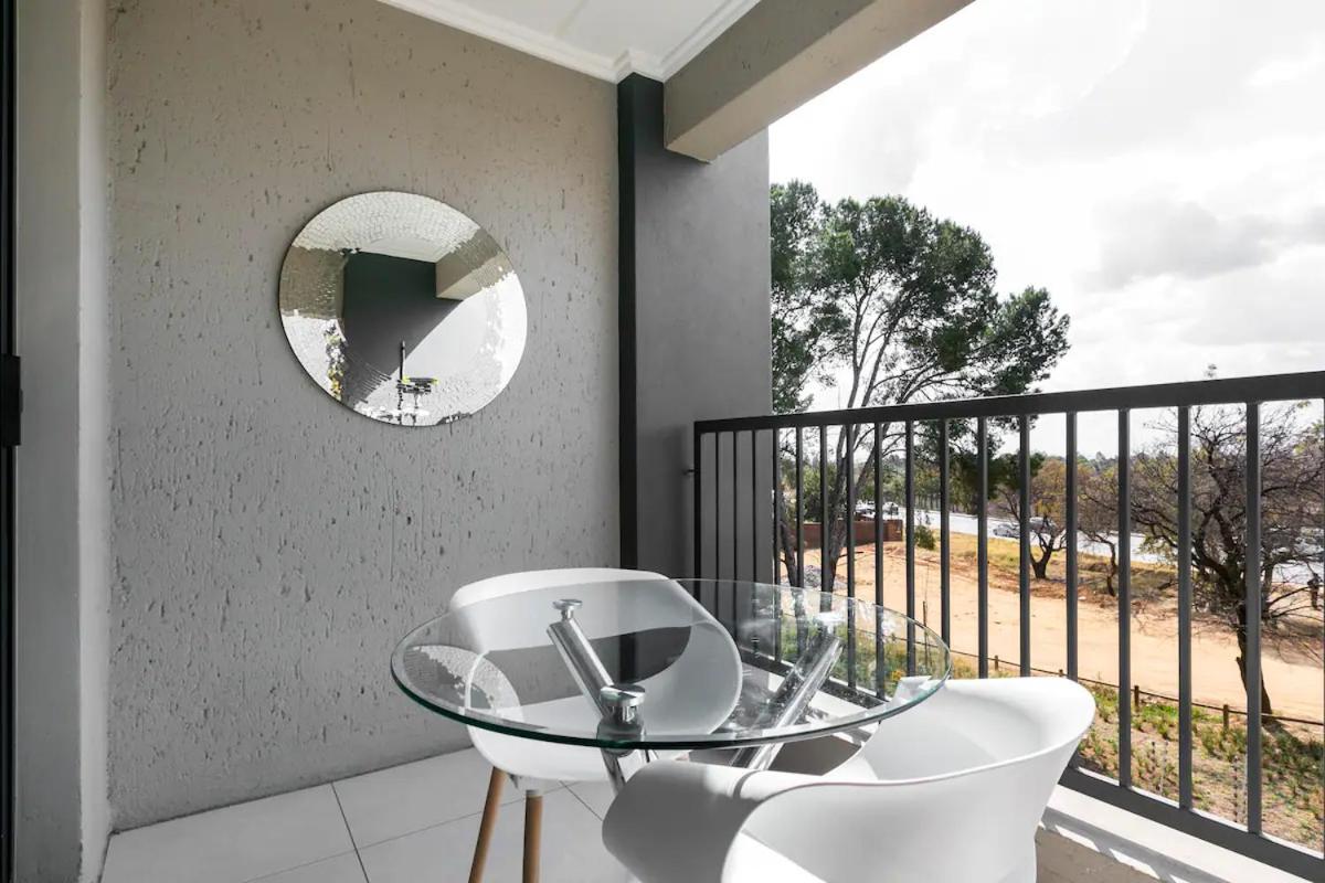 Nova Luxury Suites Craigavon, Sandton, photo 2 of 20