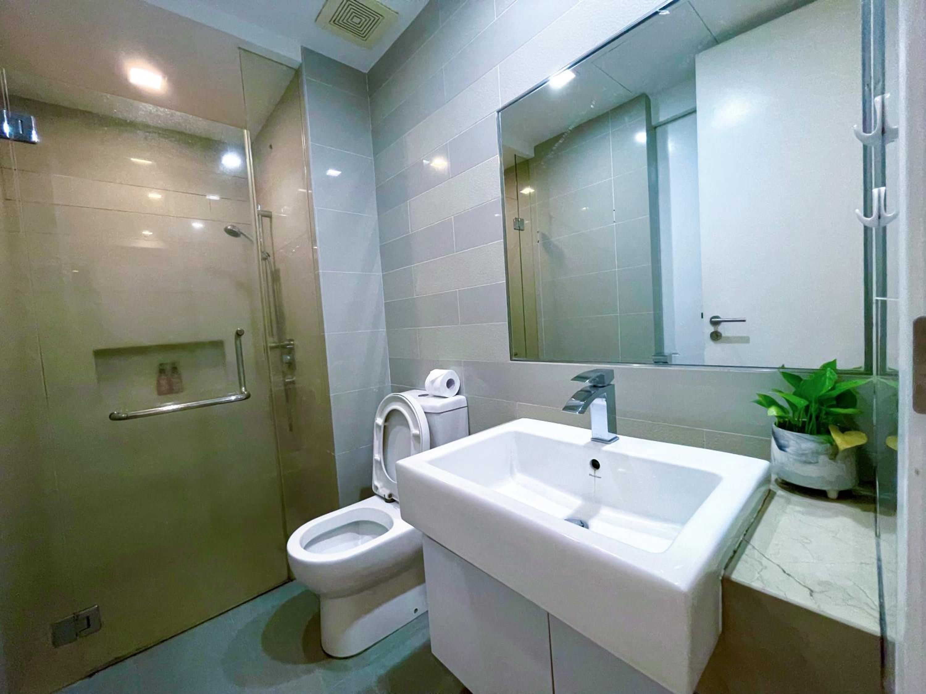 LUX SUITES KL City Pavilion Bukit Bintang with INFINITY POOL