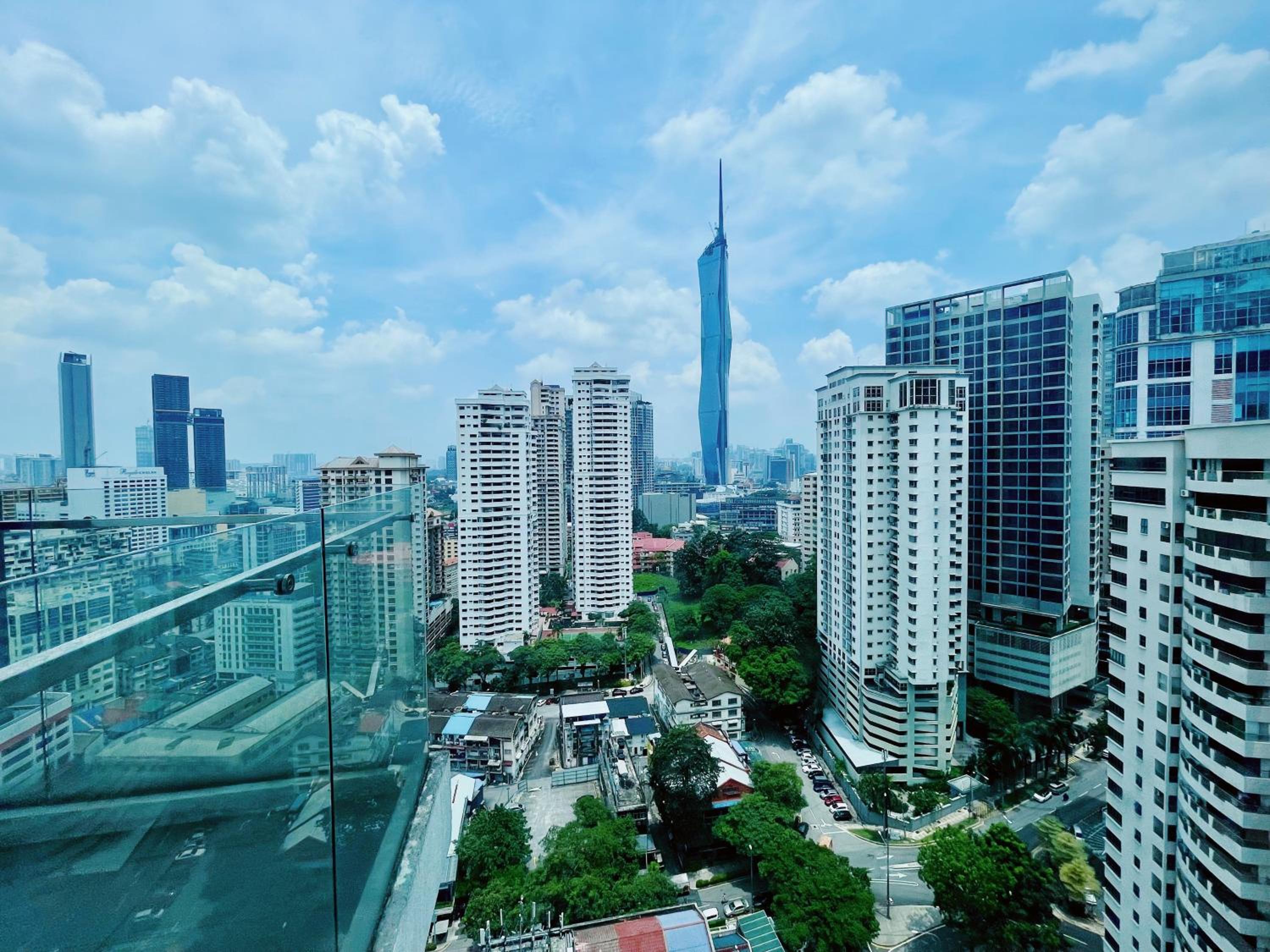 LUX SUITES KL City Pavilion Bukit Bintang with INFINITY POOL