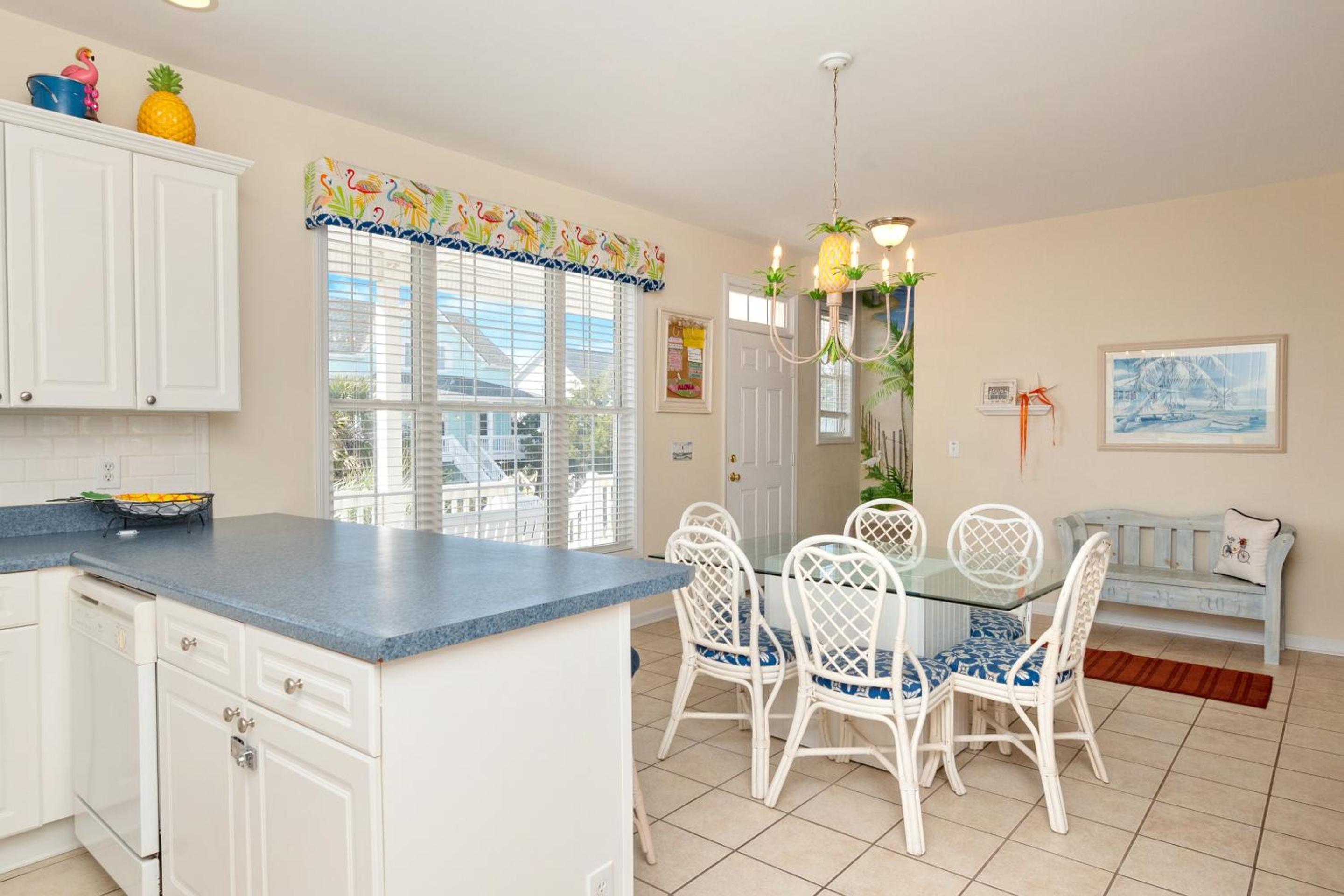 A Bit O'Heaven by Oak Island Accommodations view 4
