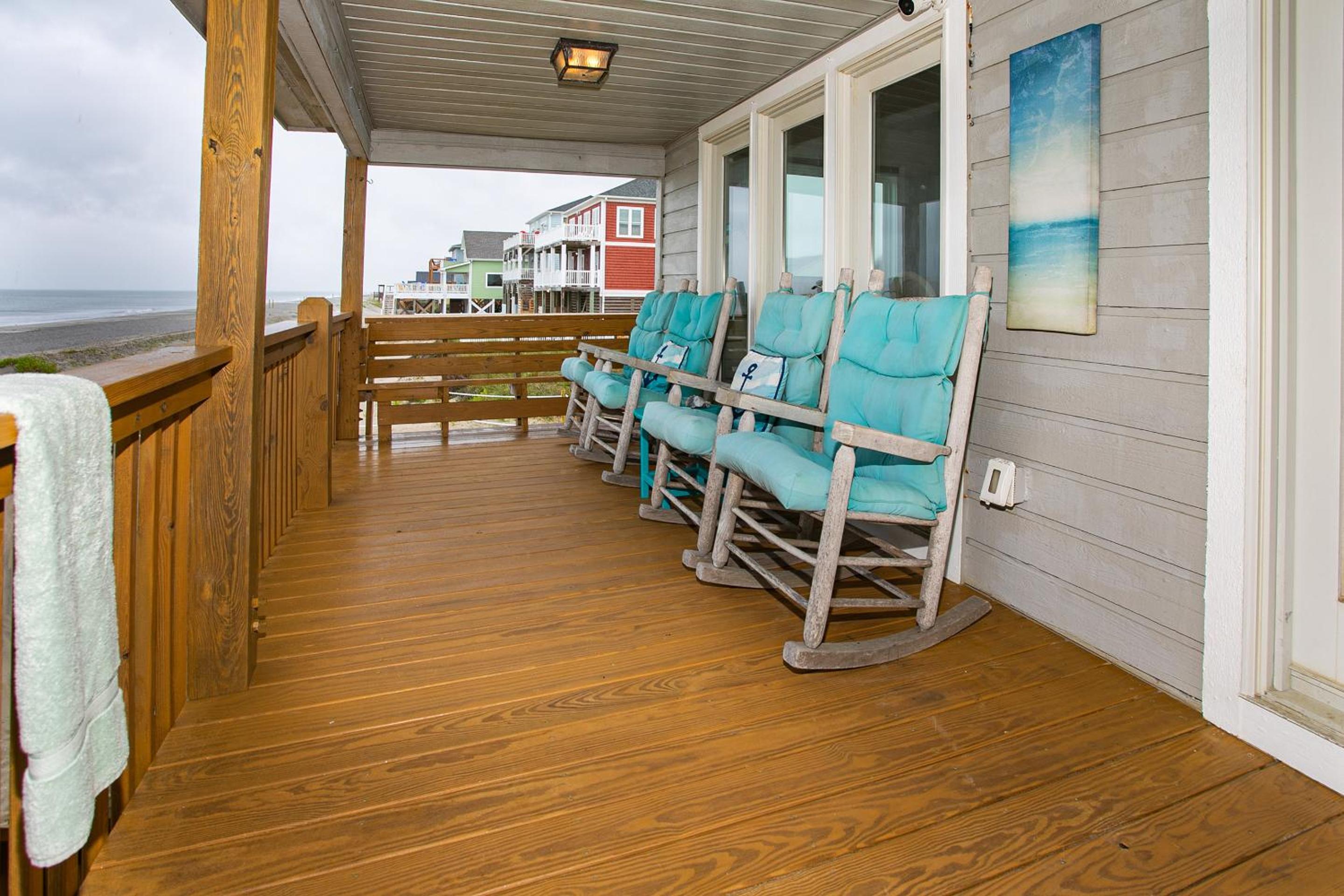 Out Of Office by Oak Island Accommodations view 4