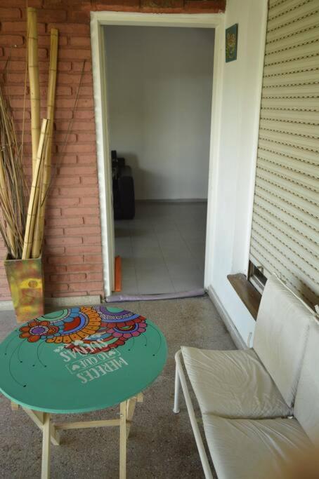 Casa-Departamento en barrio Juniors. Como en casa.