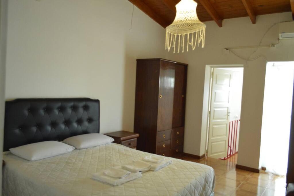 Casa-Departamento en barrio Juniors. Como en casa.