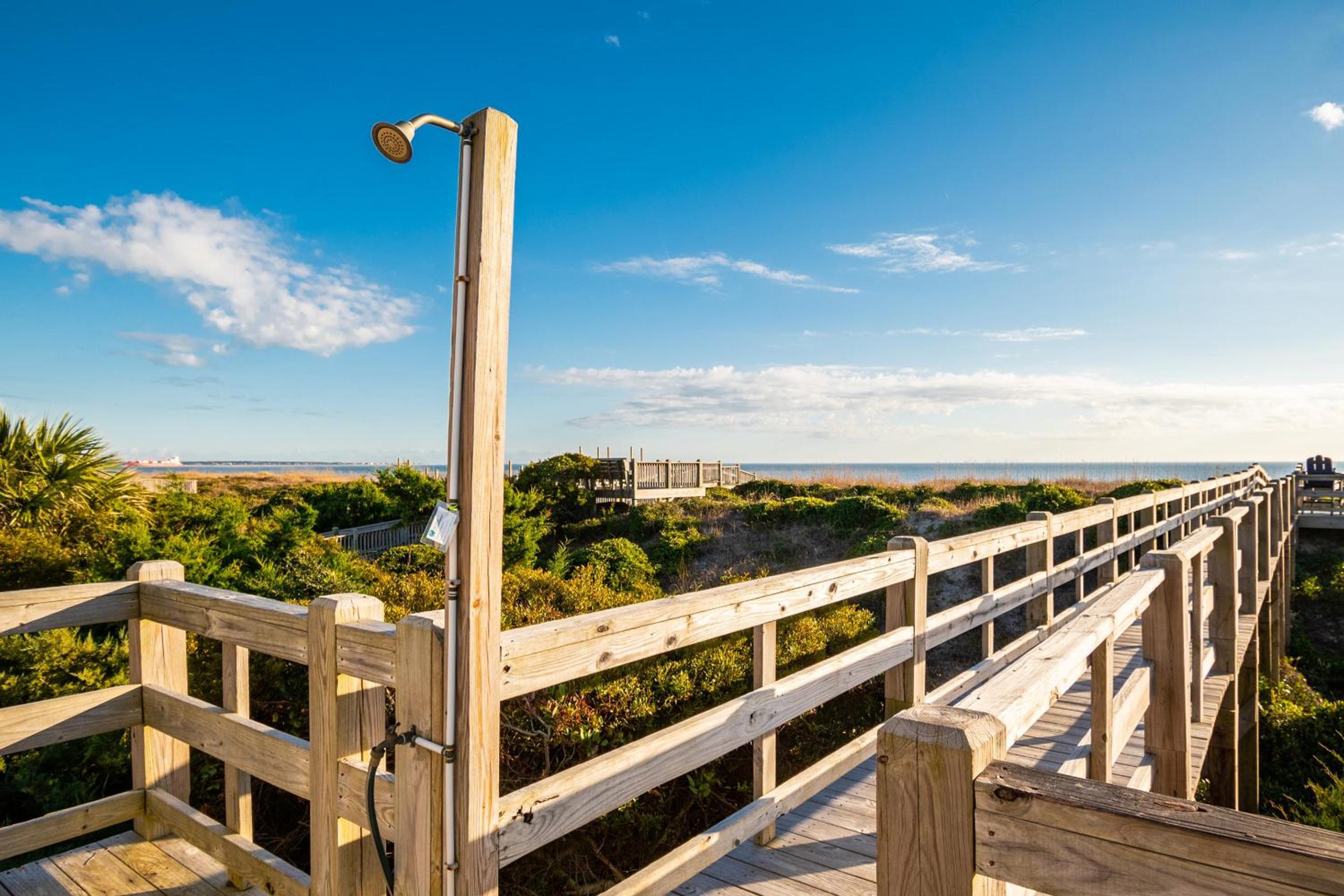 Caswell Cabana by Oak Island Accommodations view 4