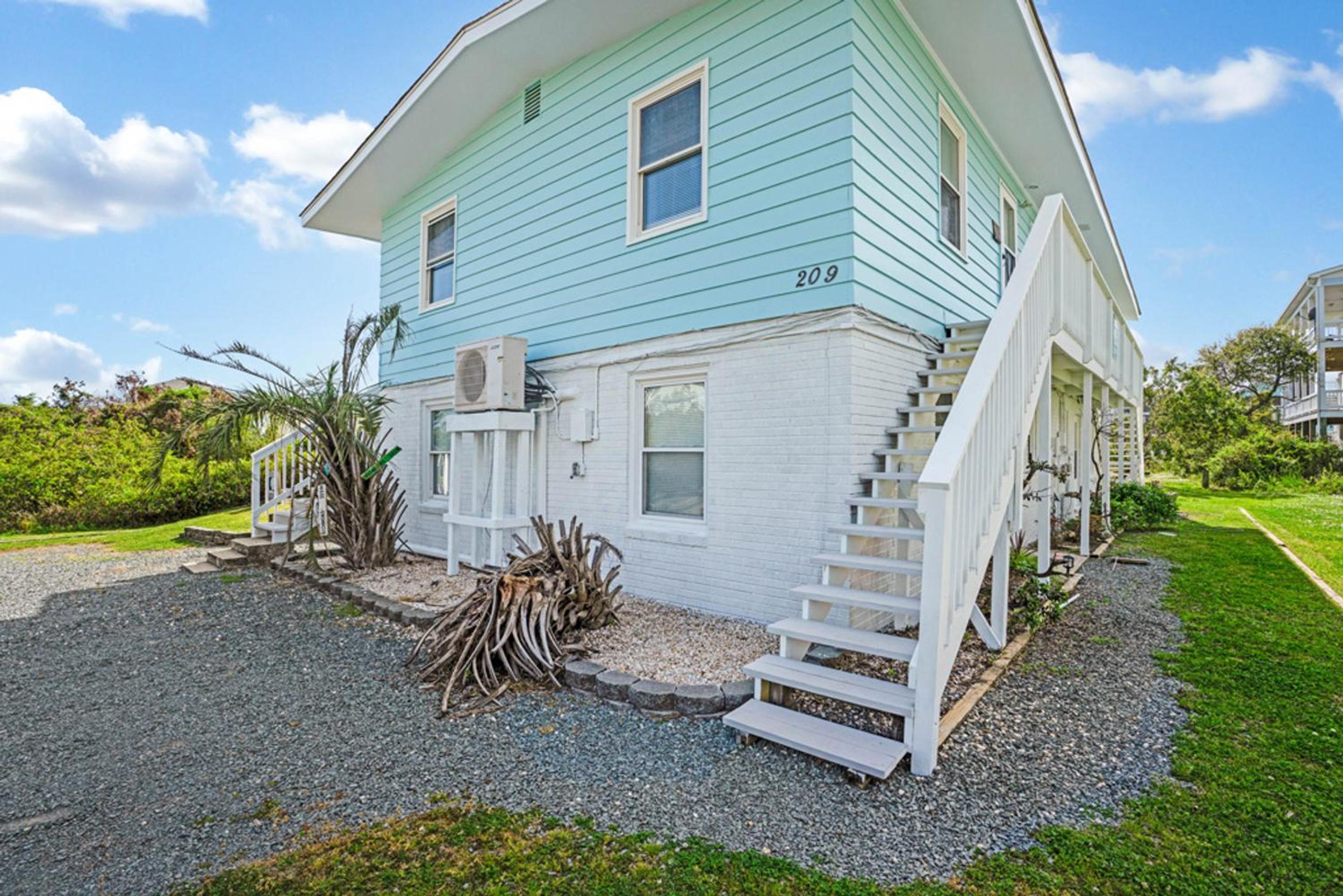 The Hideaway by Oak Island Accommodations