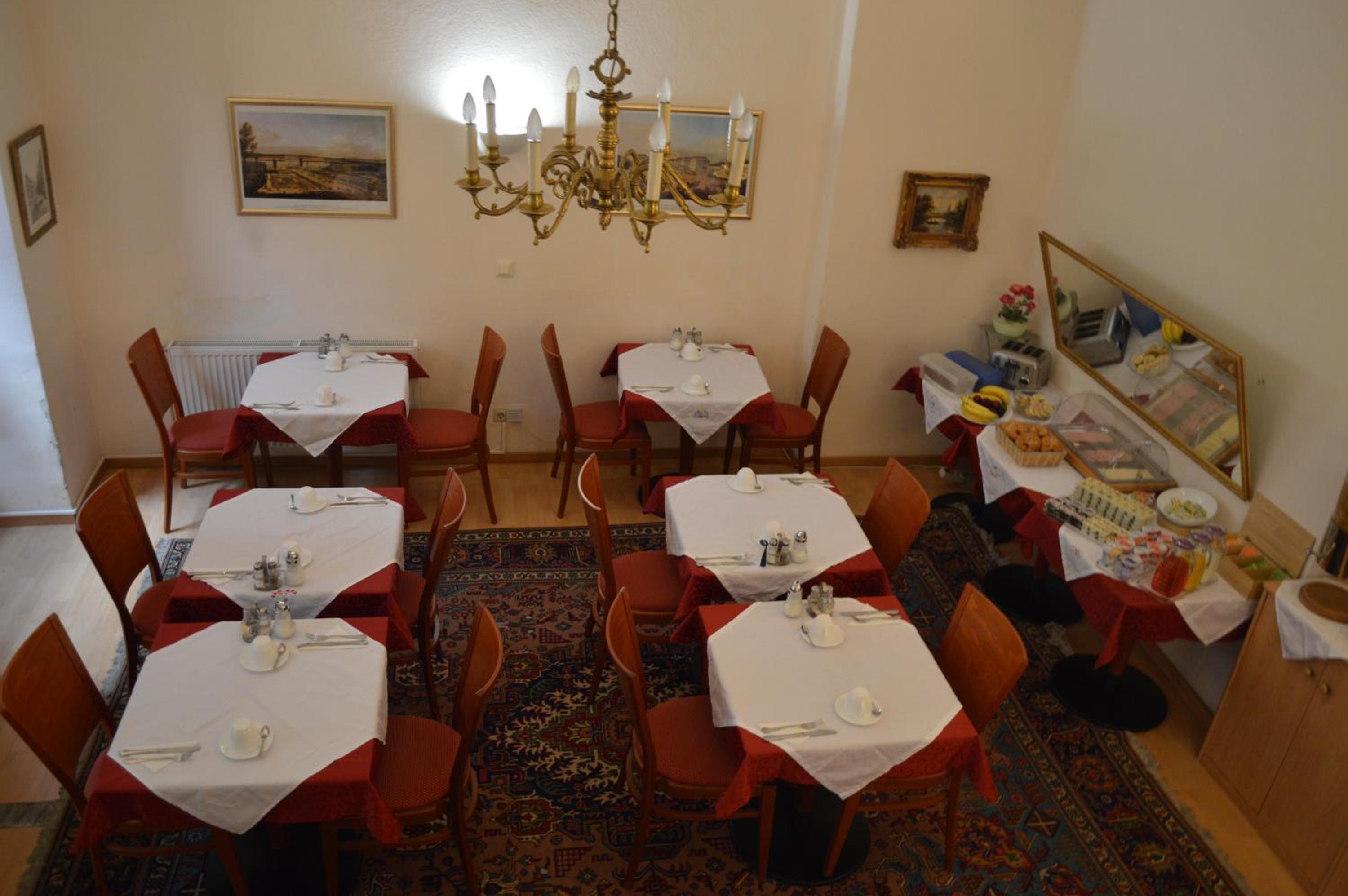 Hotel Pension Walzerstadt