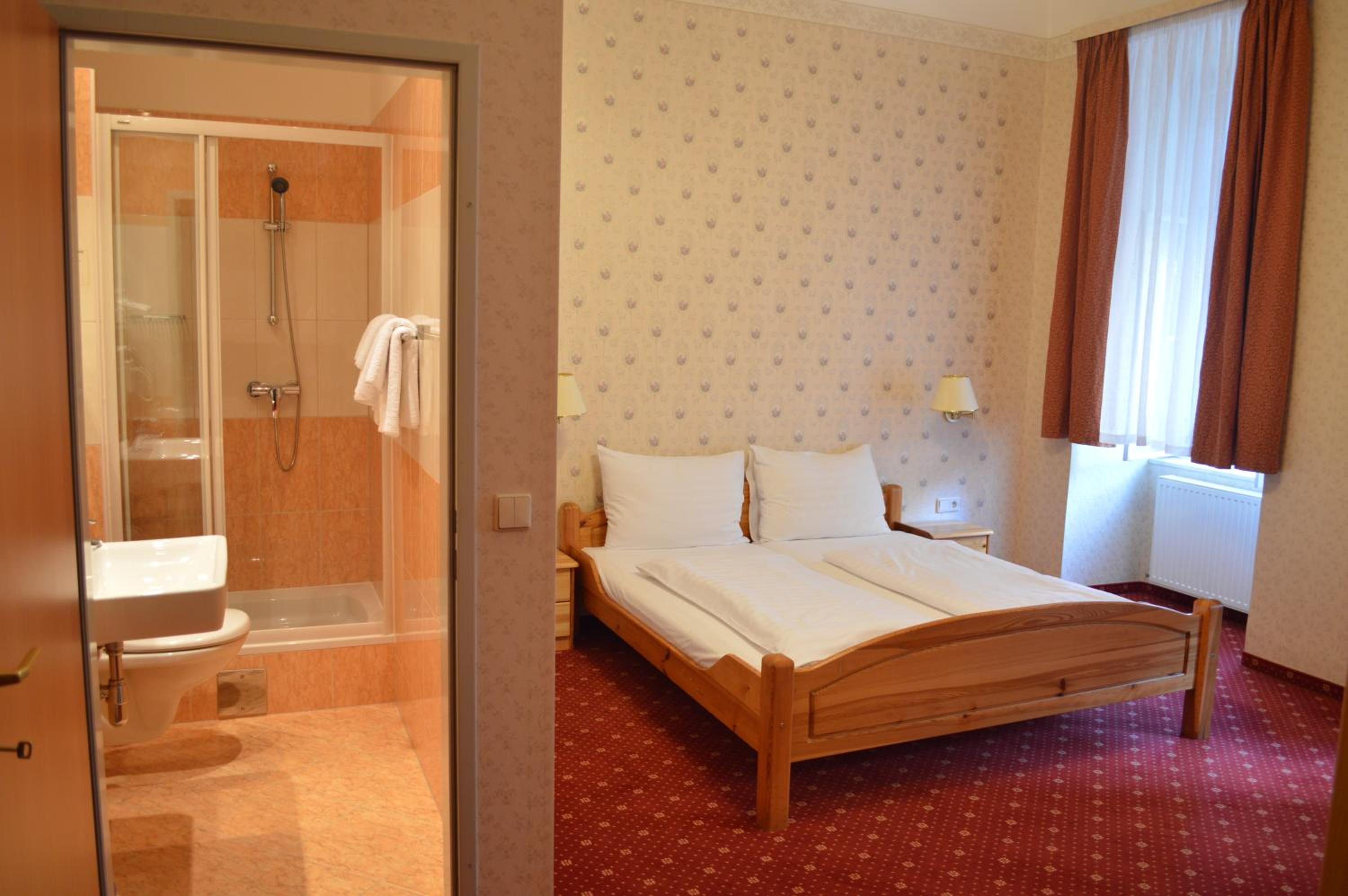 Hotel Pension Walzerstadt