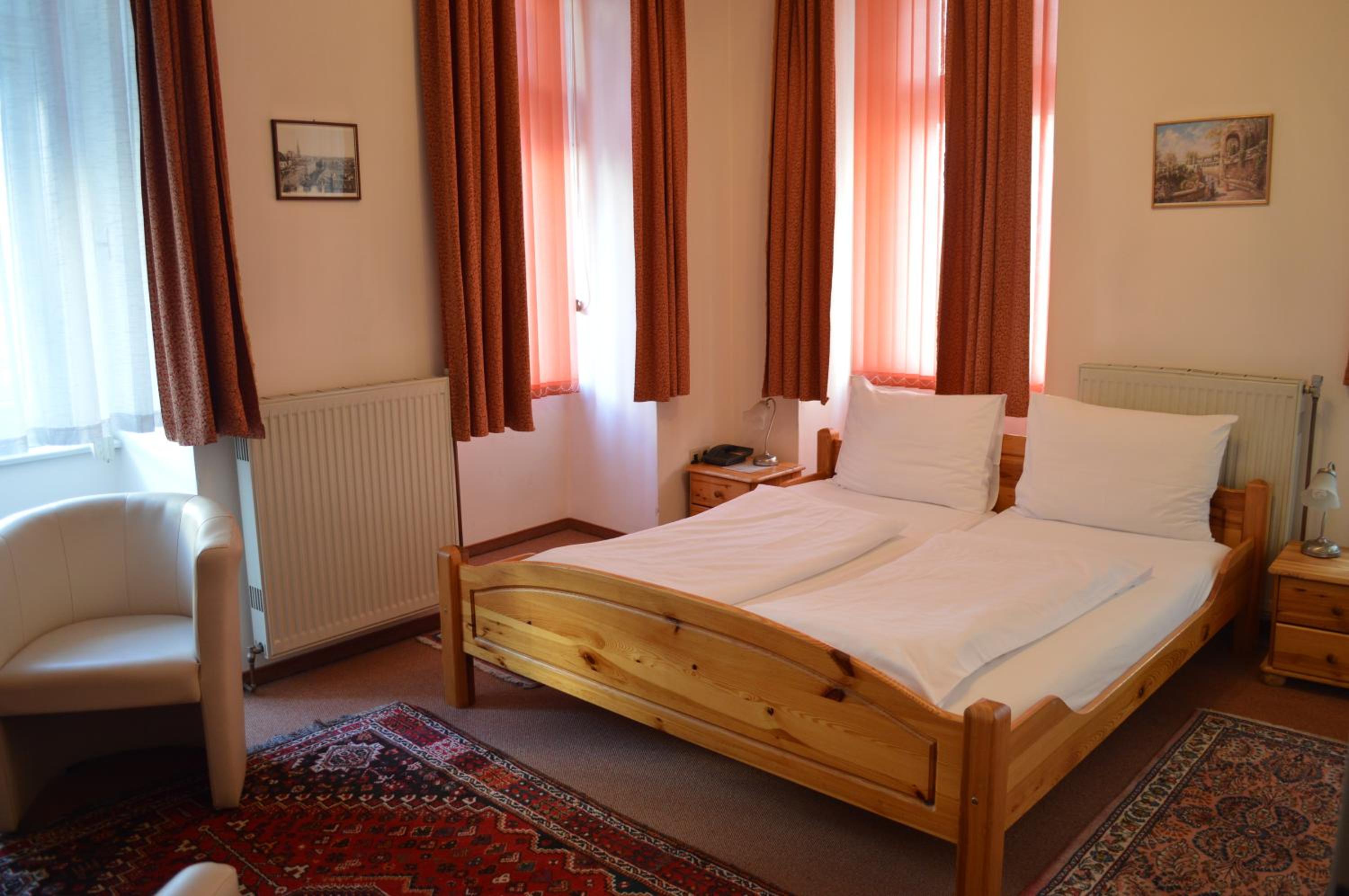 Hotel Pension Walzerstadt