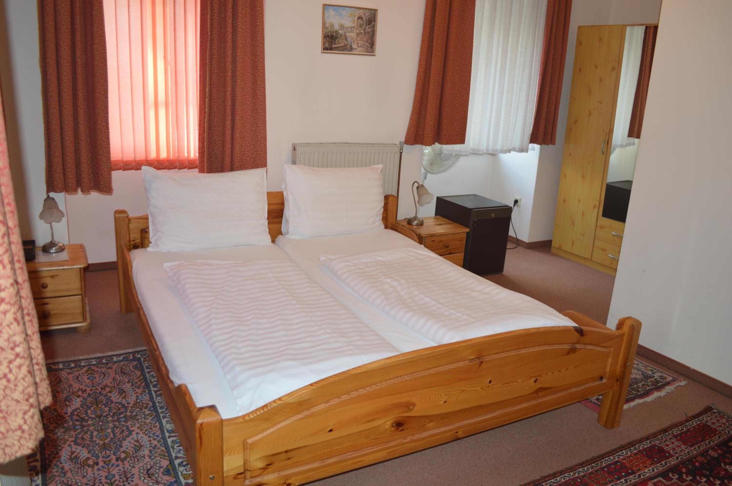 Hotel Pension Walzerstadt