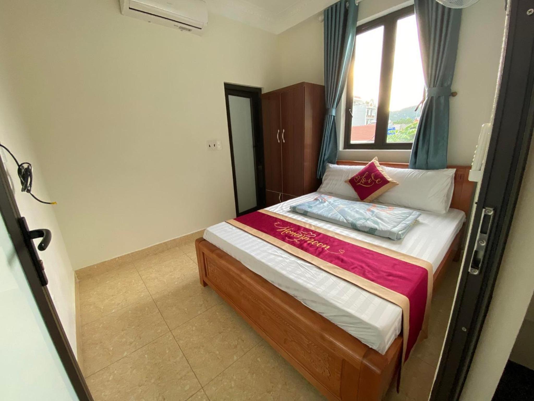 HT Homestay CAT BA view 3