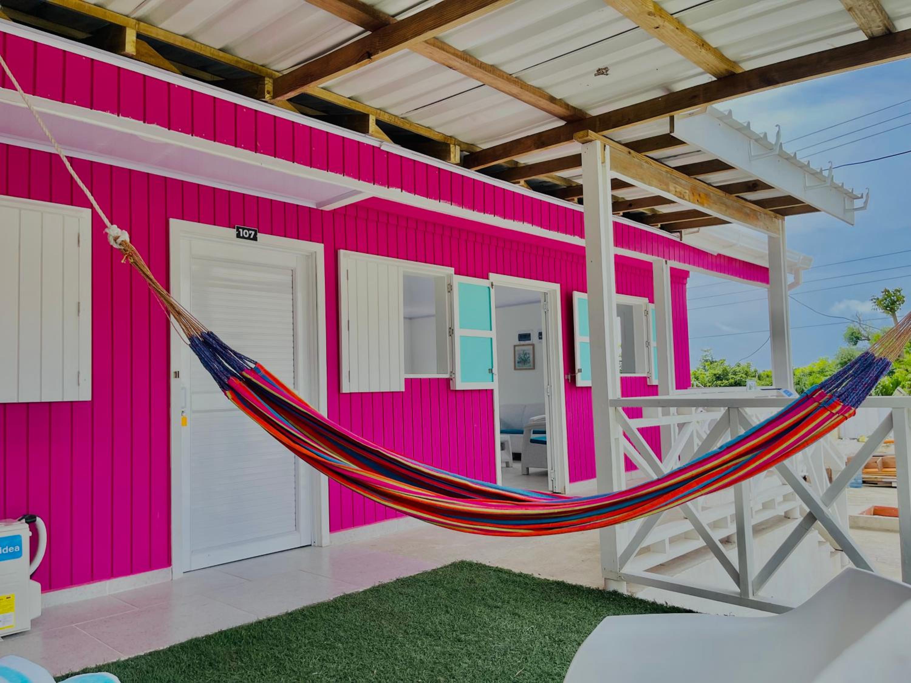Camp Inn Colors Providencia view 5