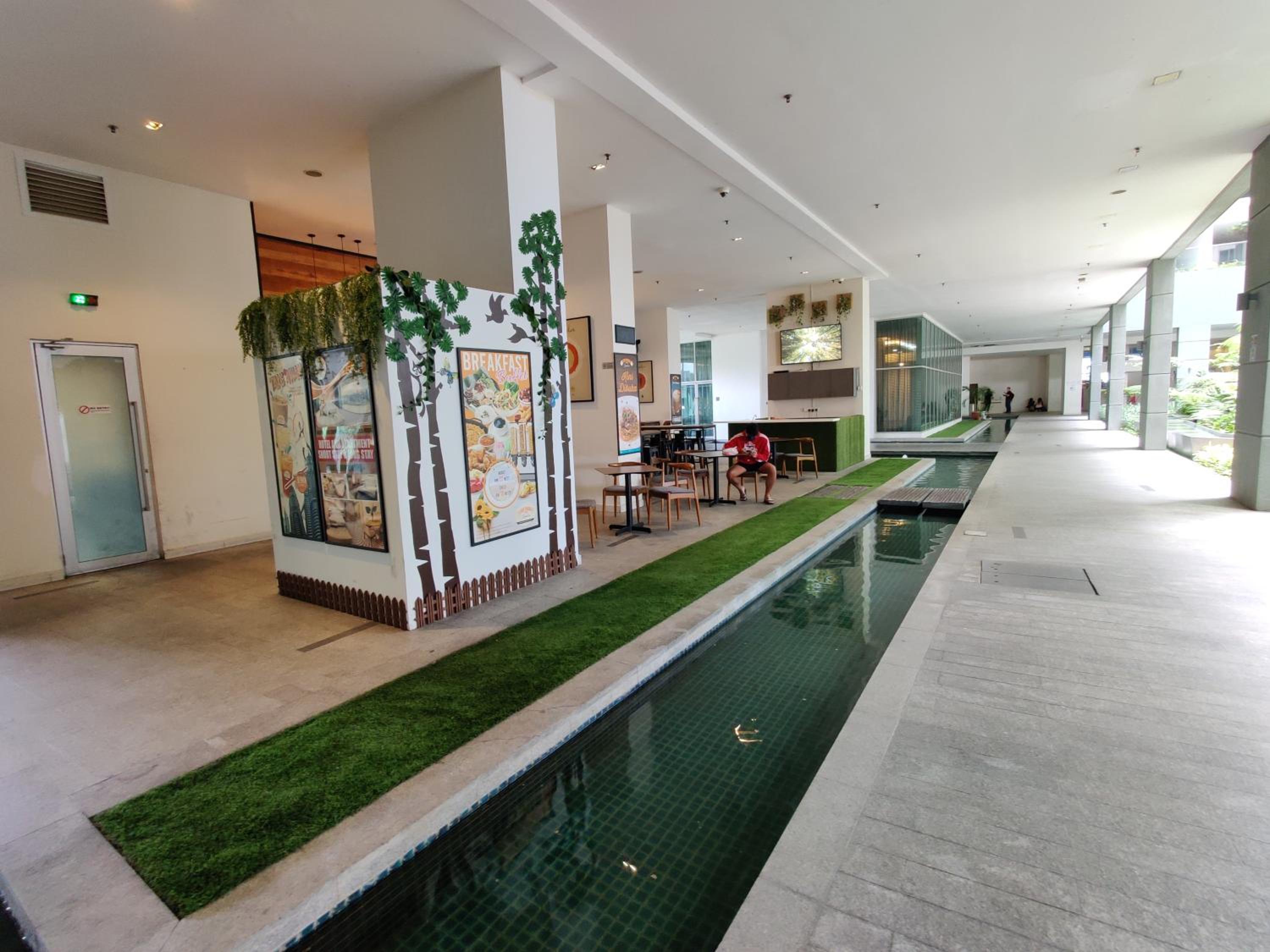 StarsBed KLCC Skyview Roof Pool Hostel
