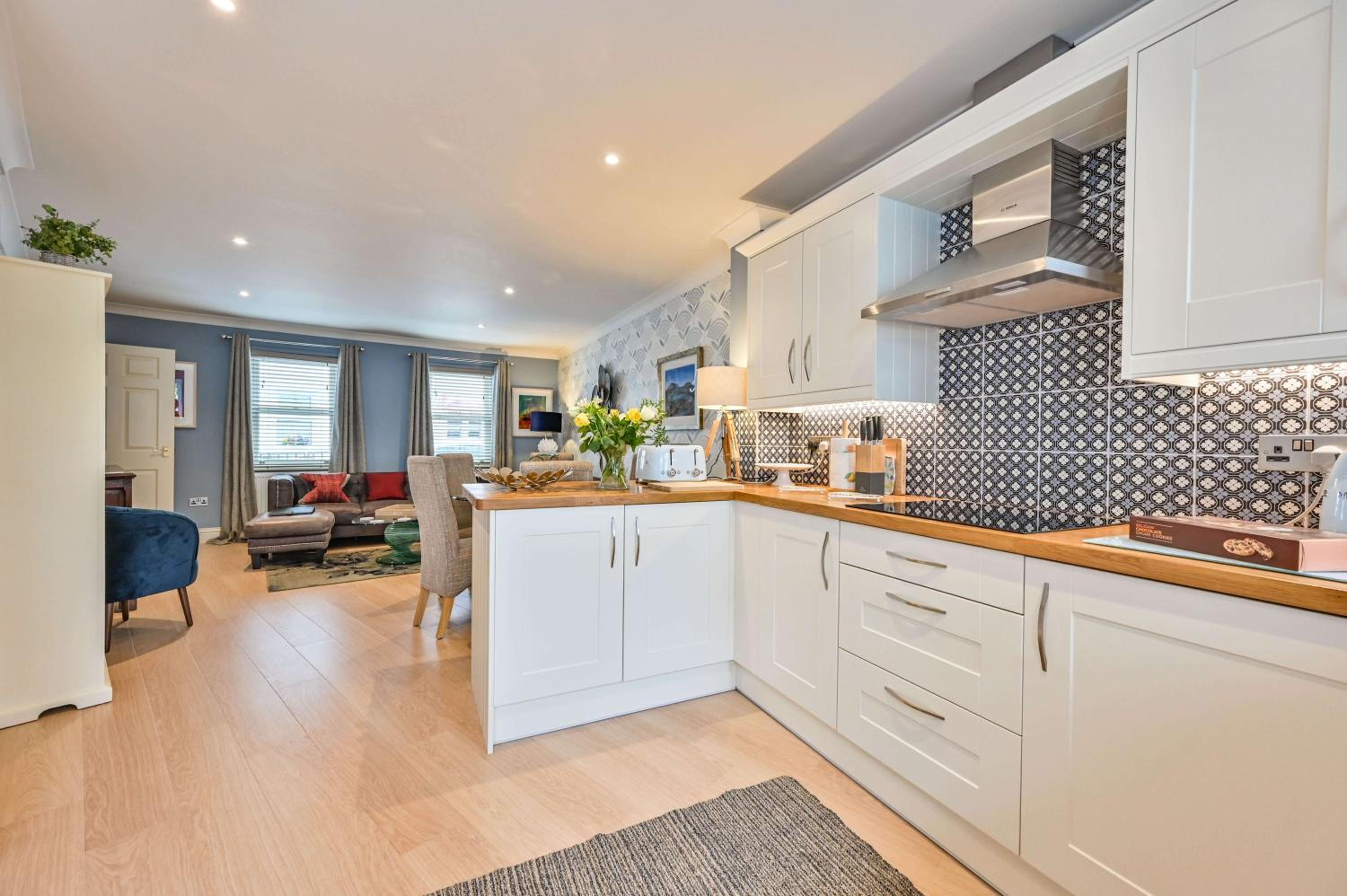 Lisburne Place - Luxury Three Bedroom Town House view 4