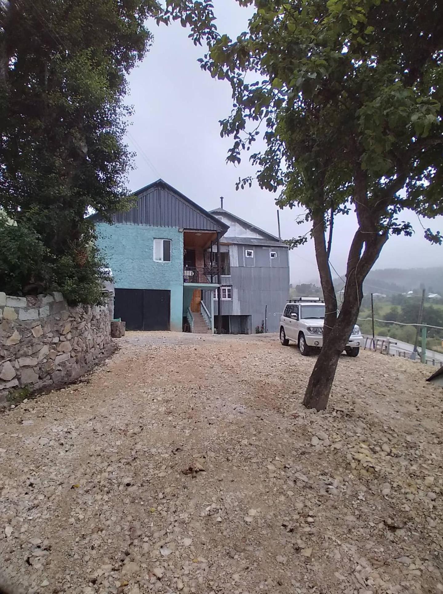 Photo 33