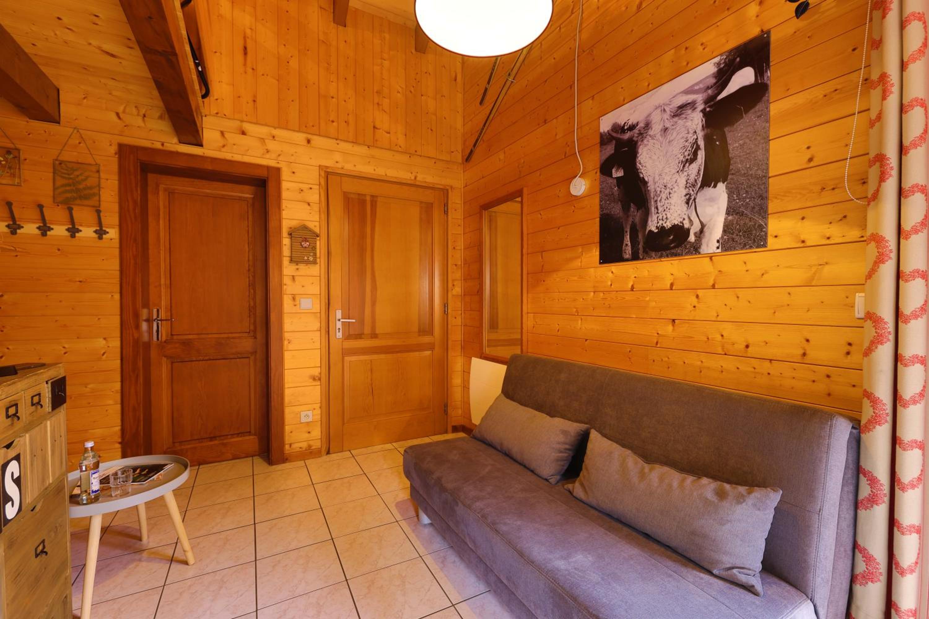 Chalet Anemone view 3