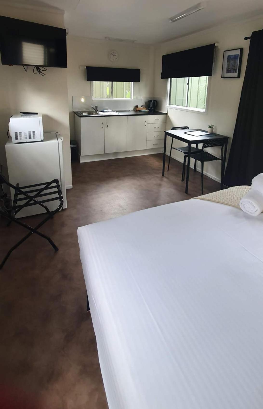 Batemans Bay Holiday Park & Hostel