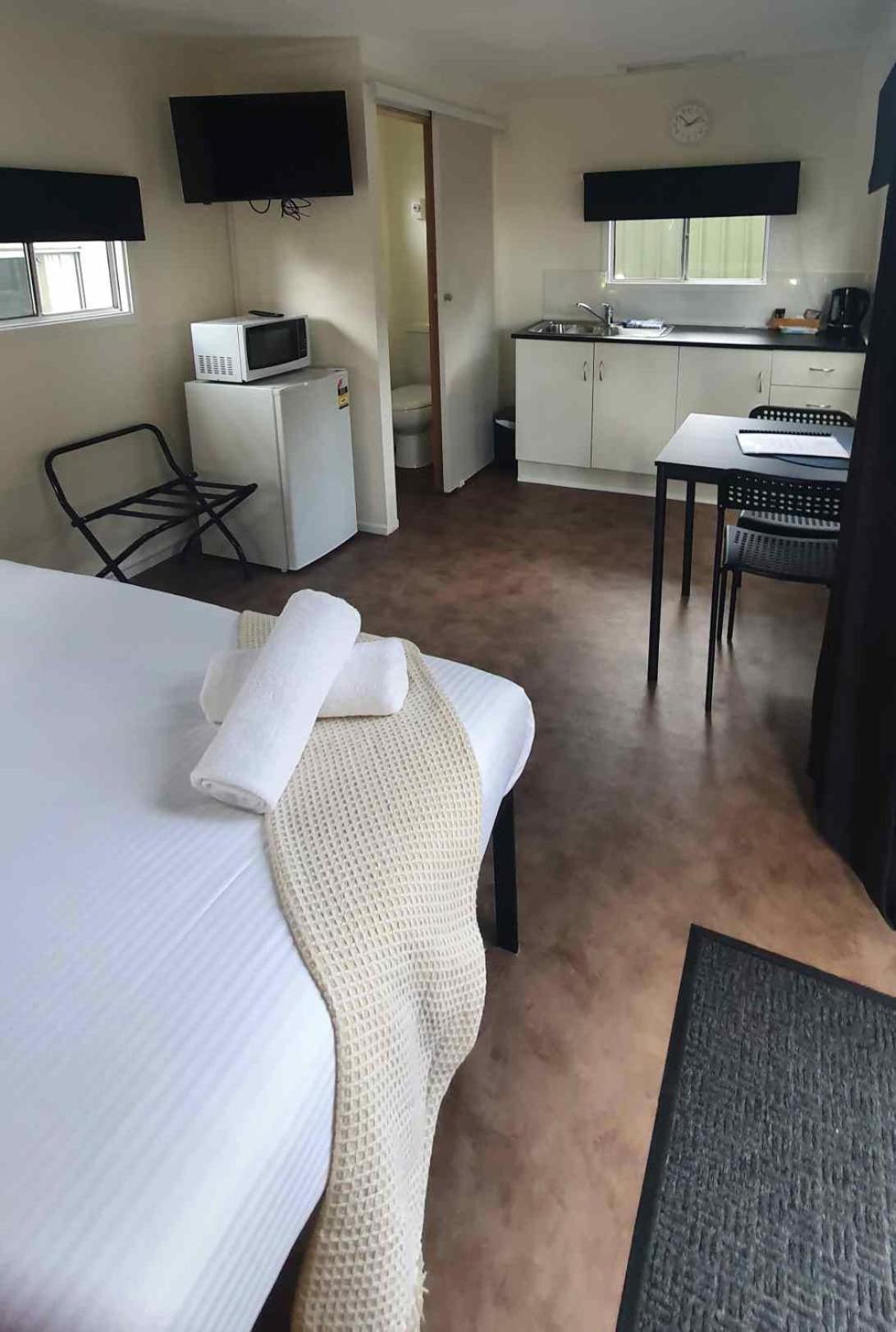 Batemans Bay Holiday Park & Hostel